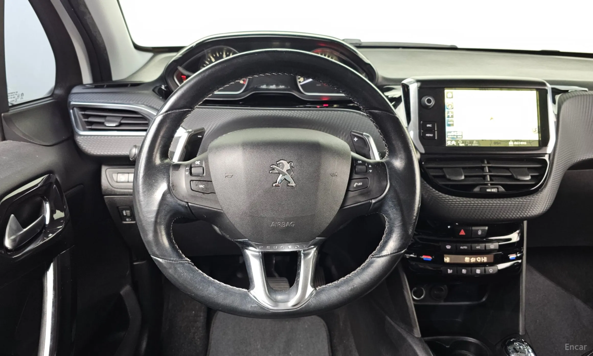 Peugeot 208 превью 13