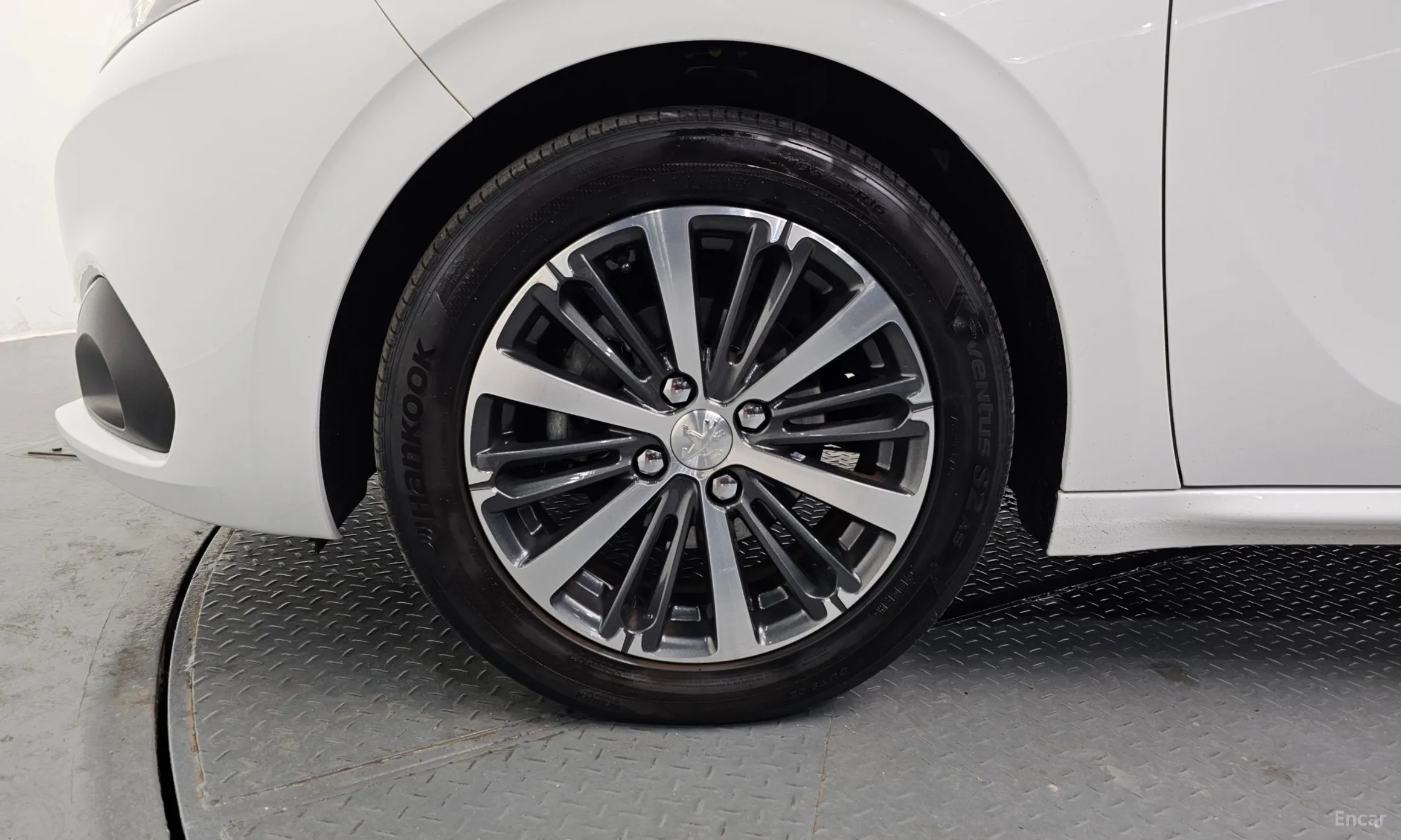 Peugeot 208 превью 5