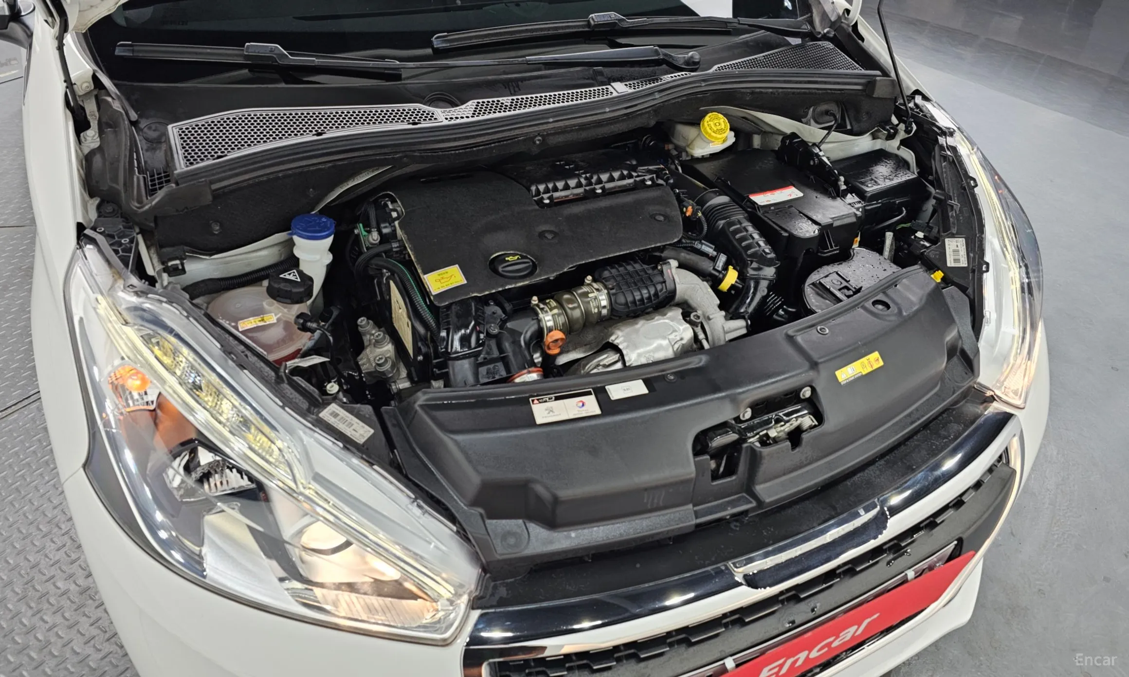 Peugeot 208 превью 6