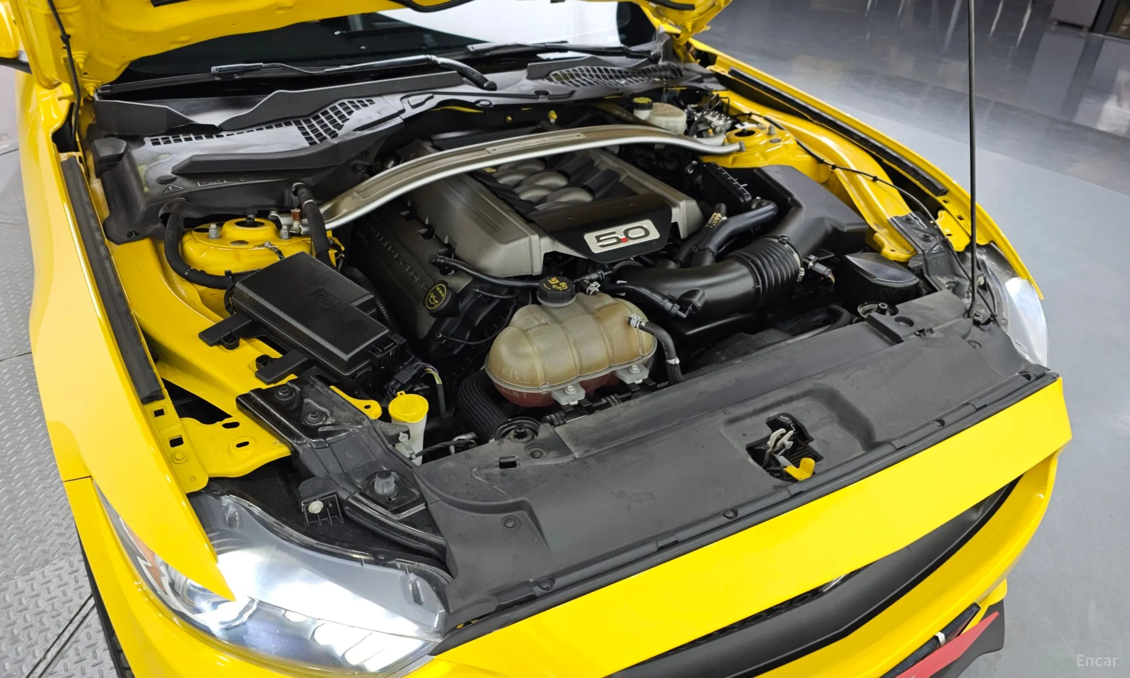 Ford Mustang превью 6