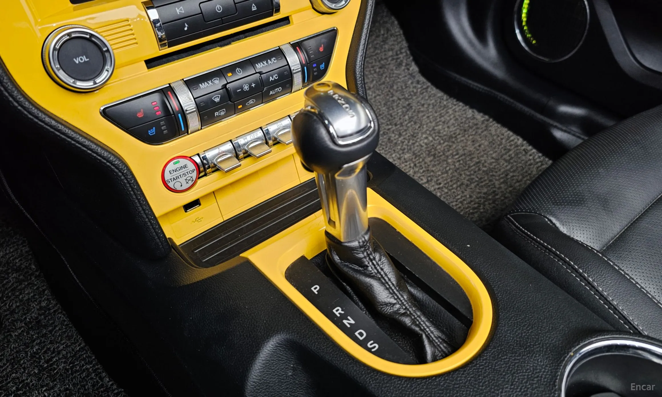 Ford Mustang превью 9