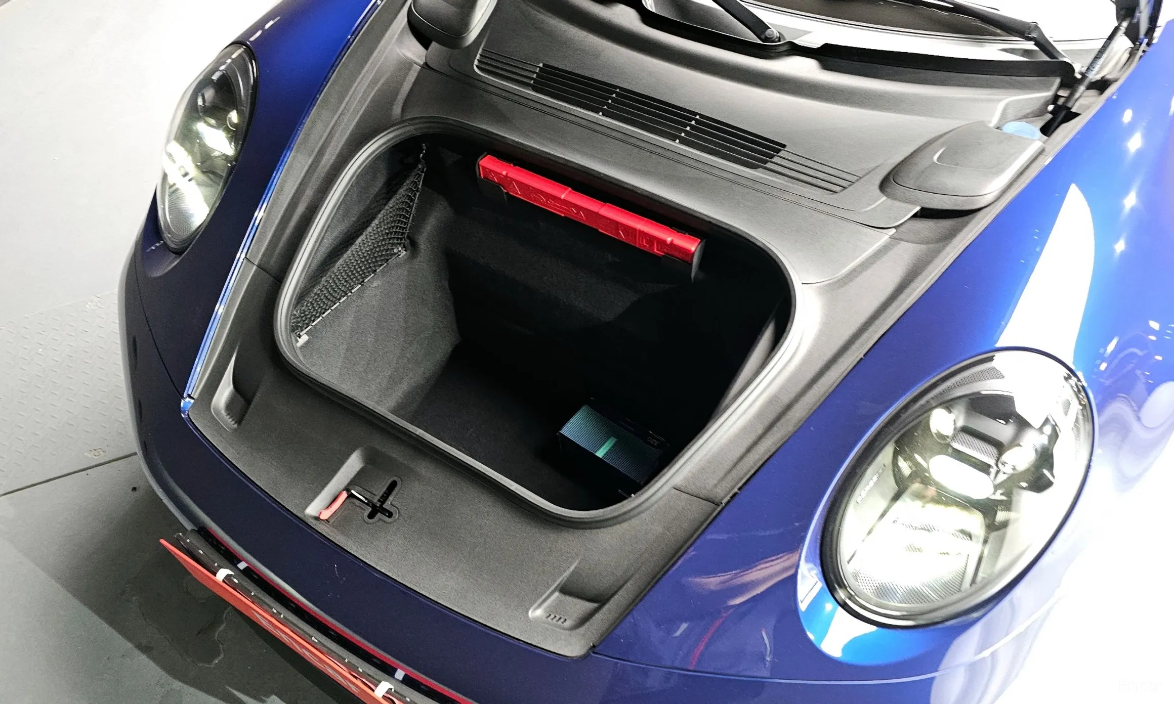 Porsche 911 (992) превью 20