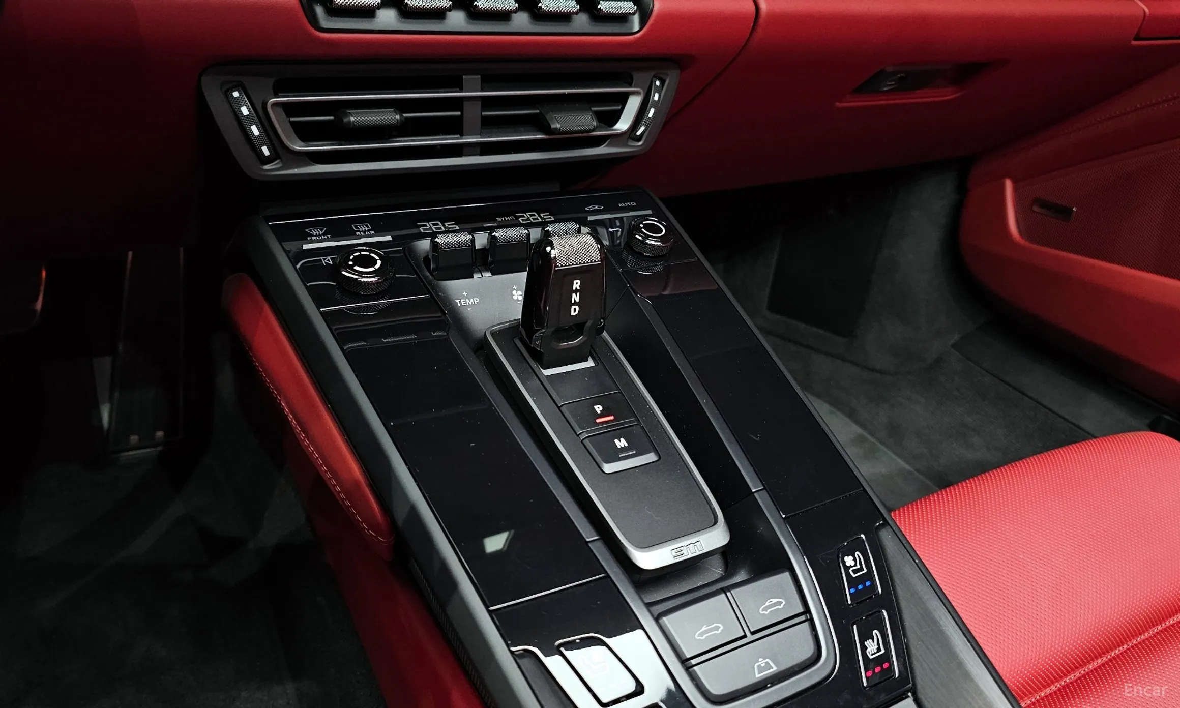 Porsche 911 (992) превью 9