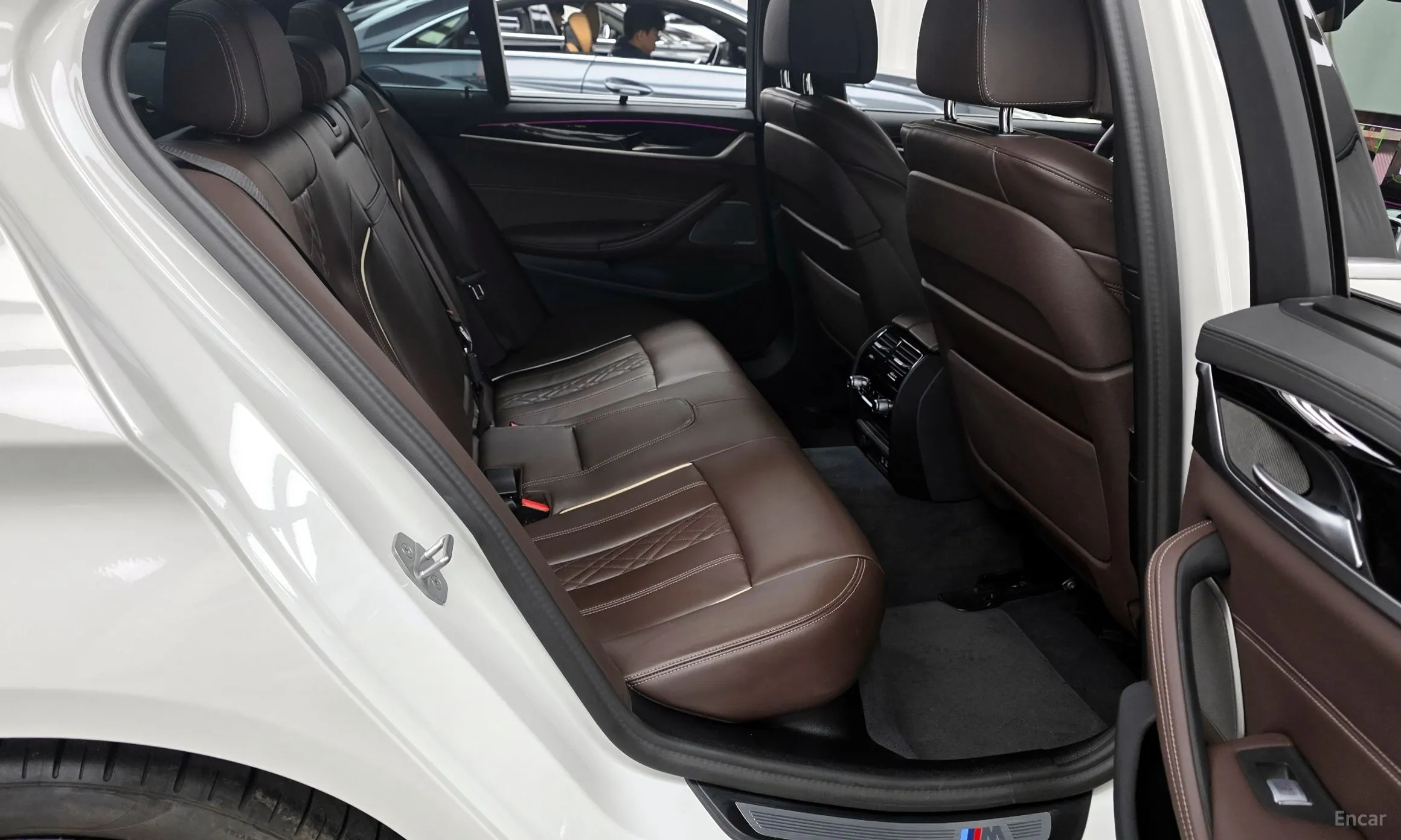 BMW 5 Series (G30) превью 12