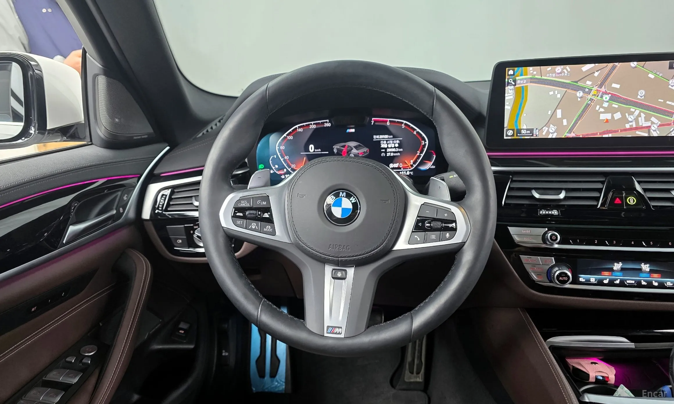 BMW 5 Series (G30) превью 13
