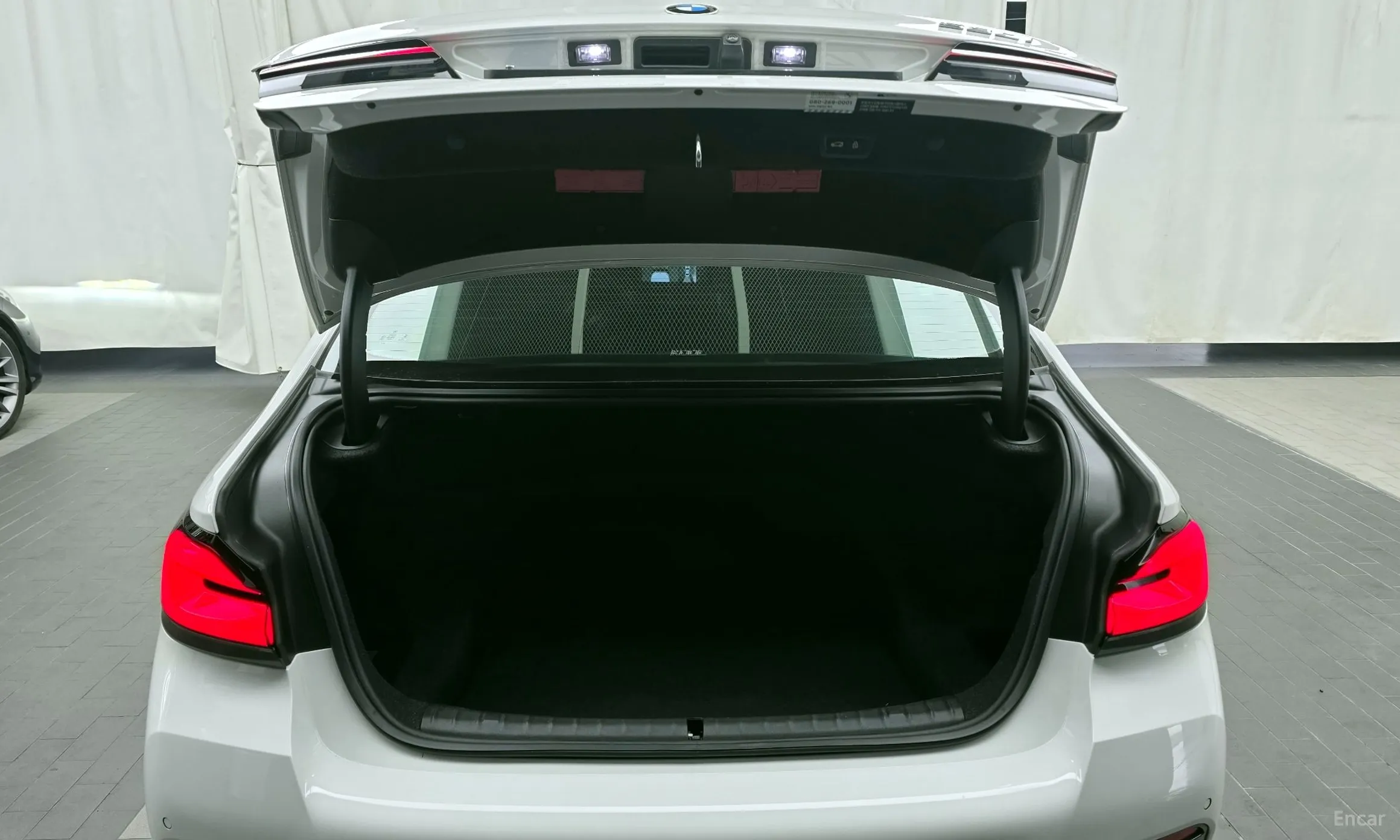 BMW 5 Series (G30) превью 20