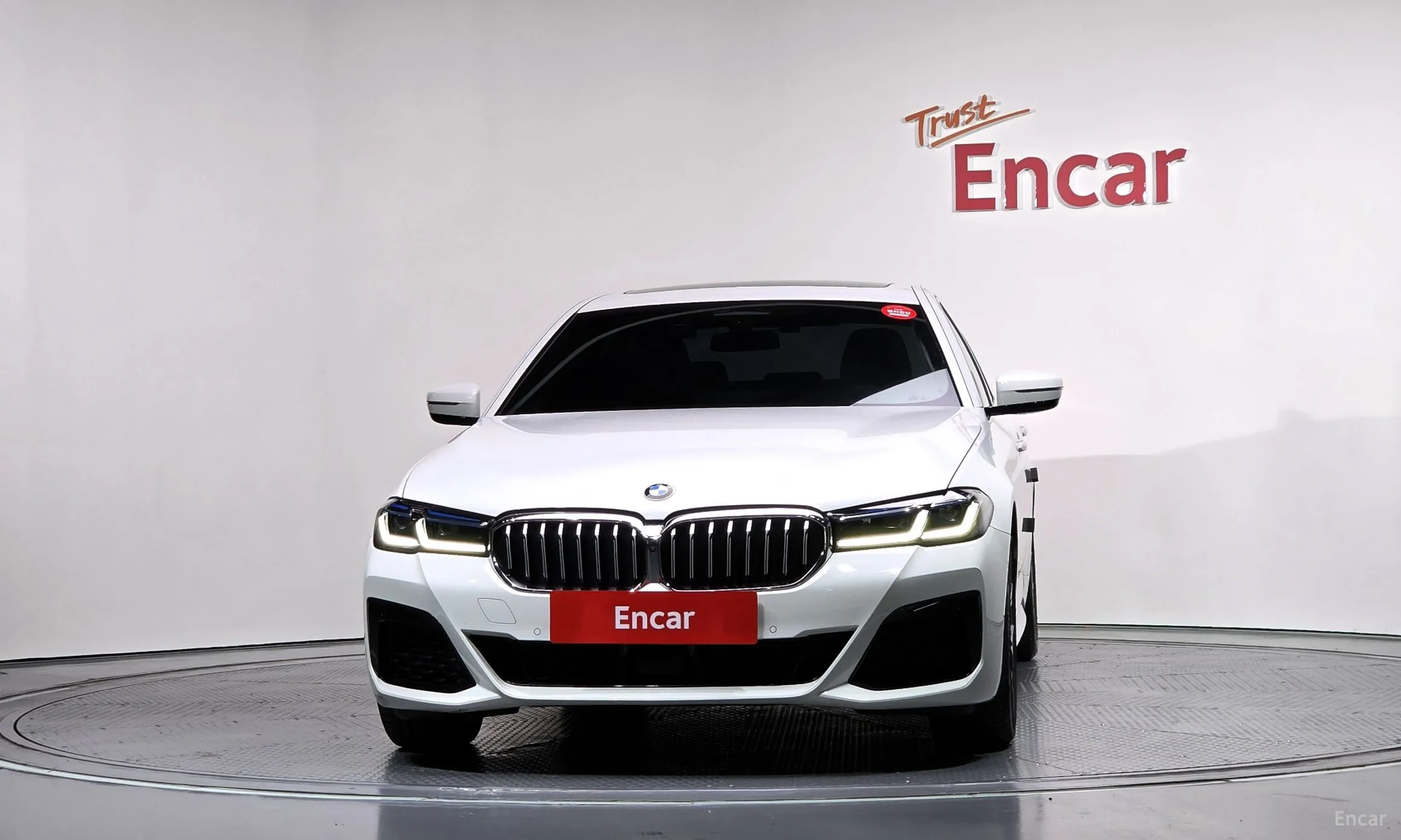 BMW 5 Series (G30) превью 3