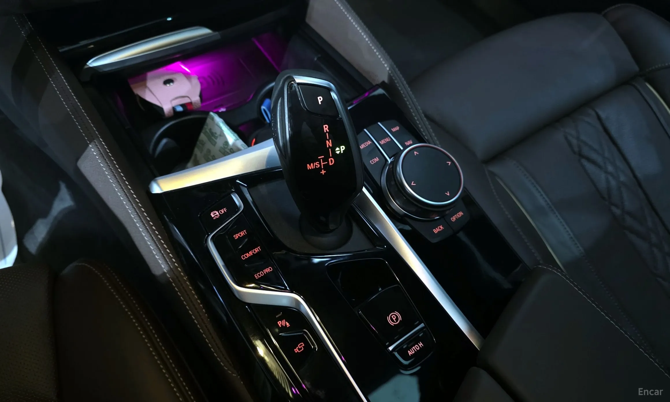 BMW 5 Series (G30) превью 9