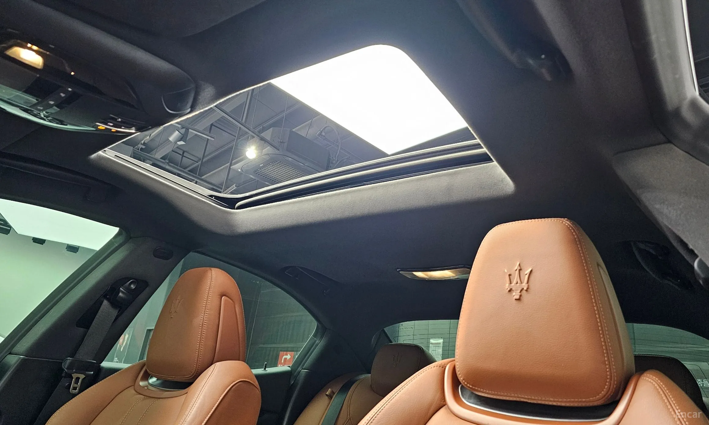 Maserati Ghibli превью 19