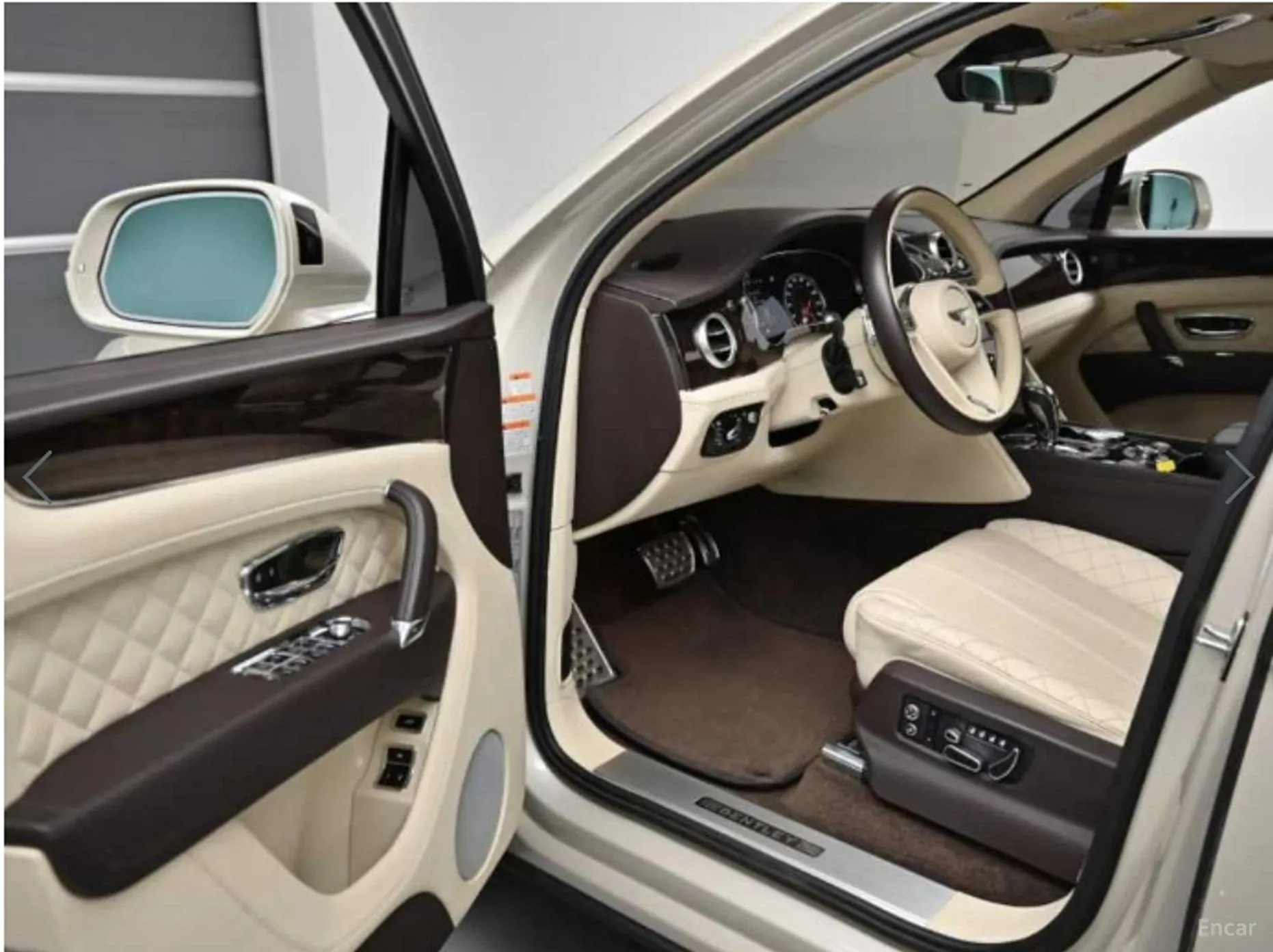 Bentley Bentayga превью 11