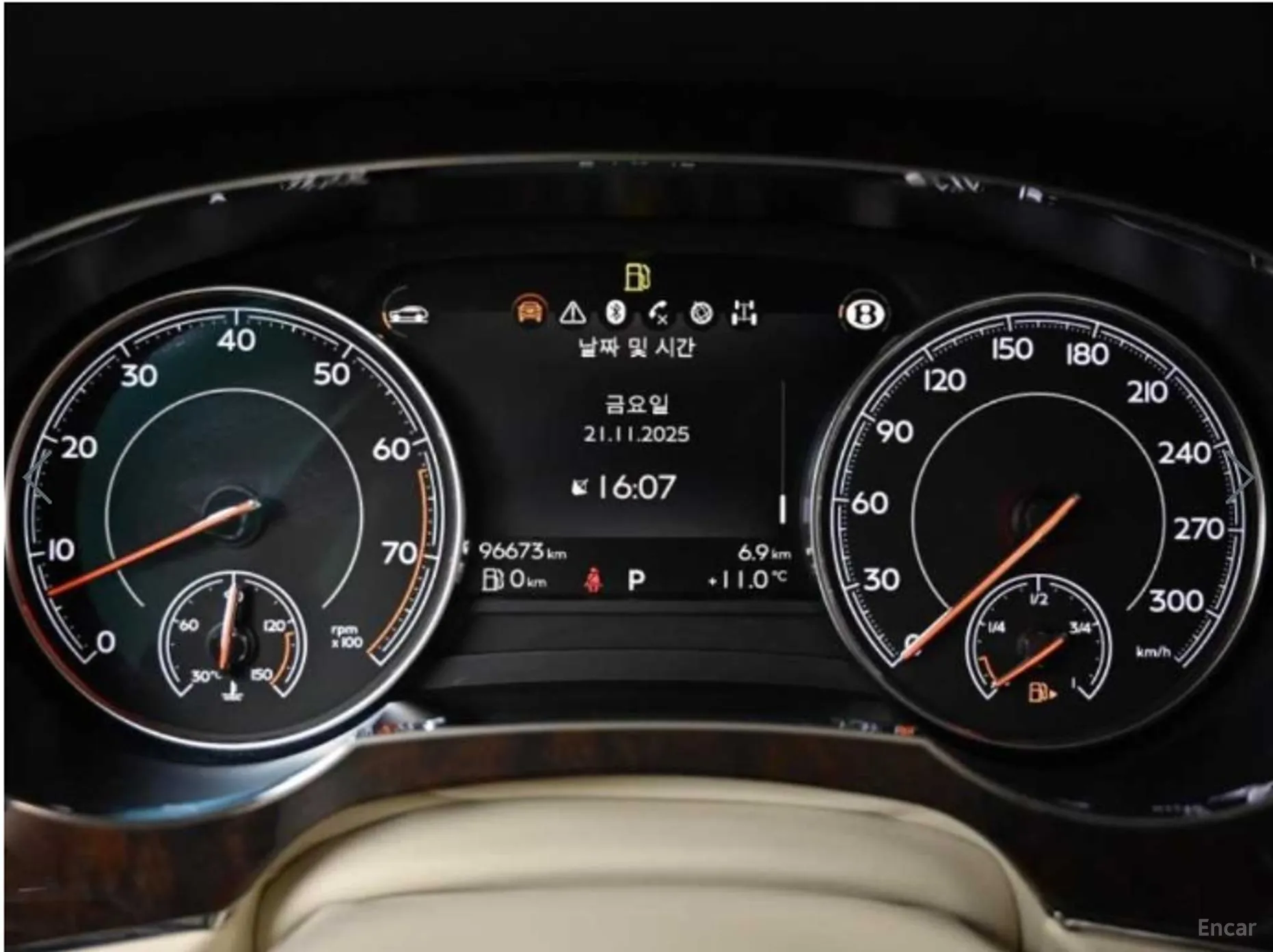 Bentley Bentayga превью 8