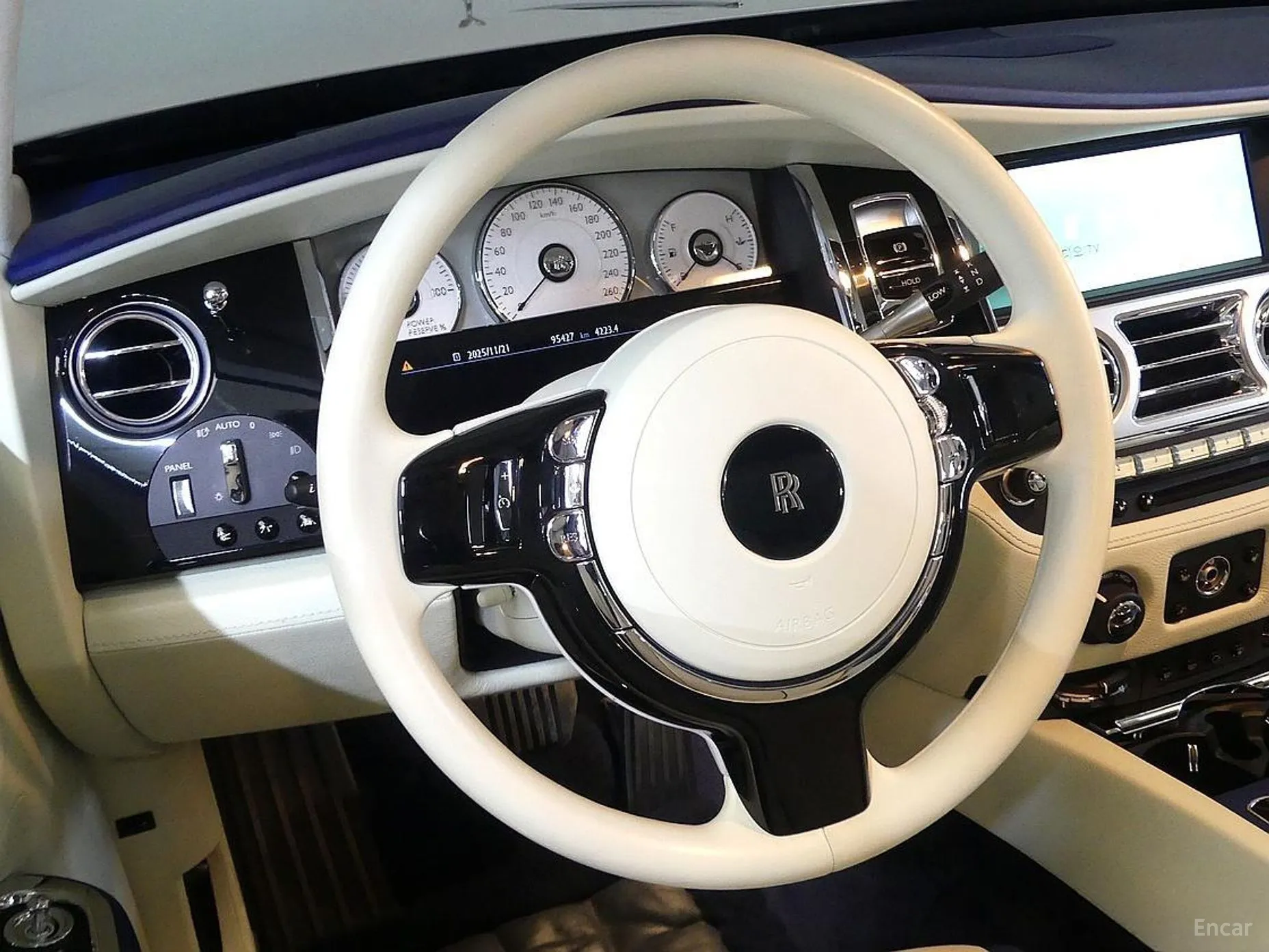 Rolls-Royce Ghost превью 10