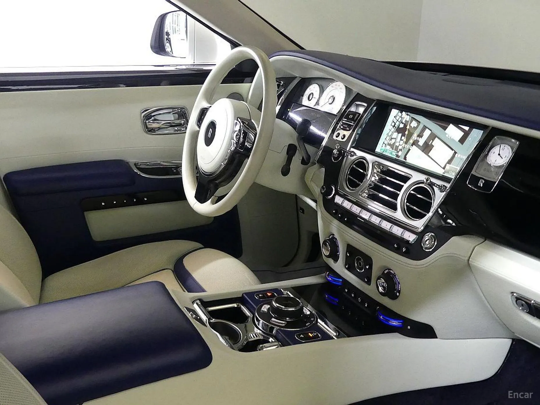Rolls-Royce Ghost превью 11