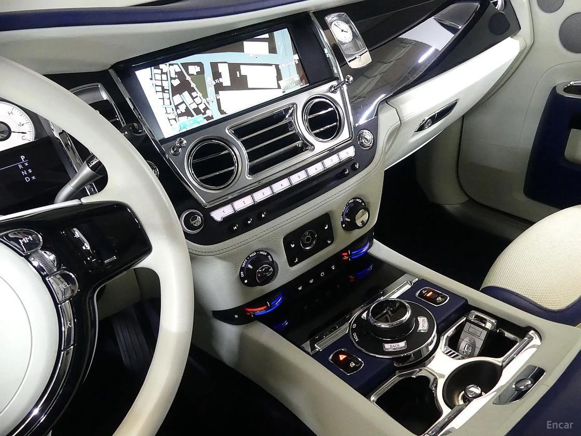 Rolls-Royce Ghost превью 13