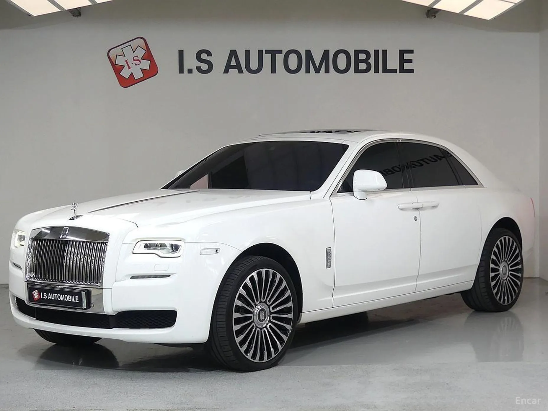 Rolls-Royce Ghost превью 2