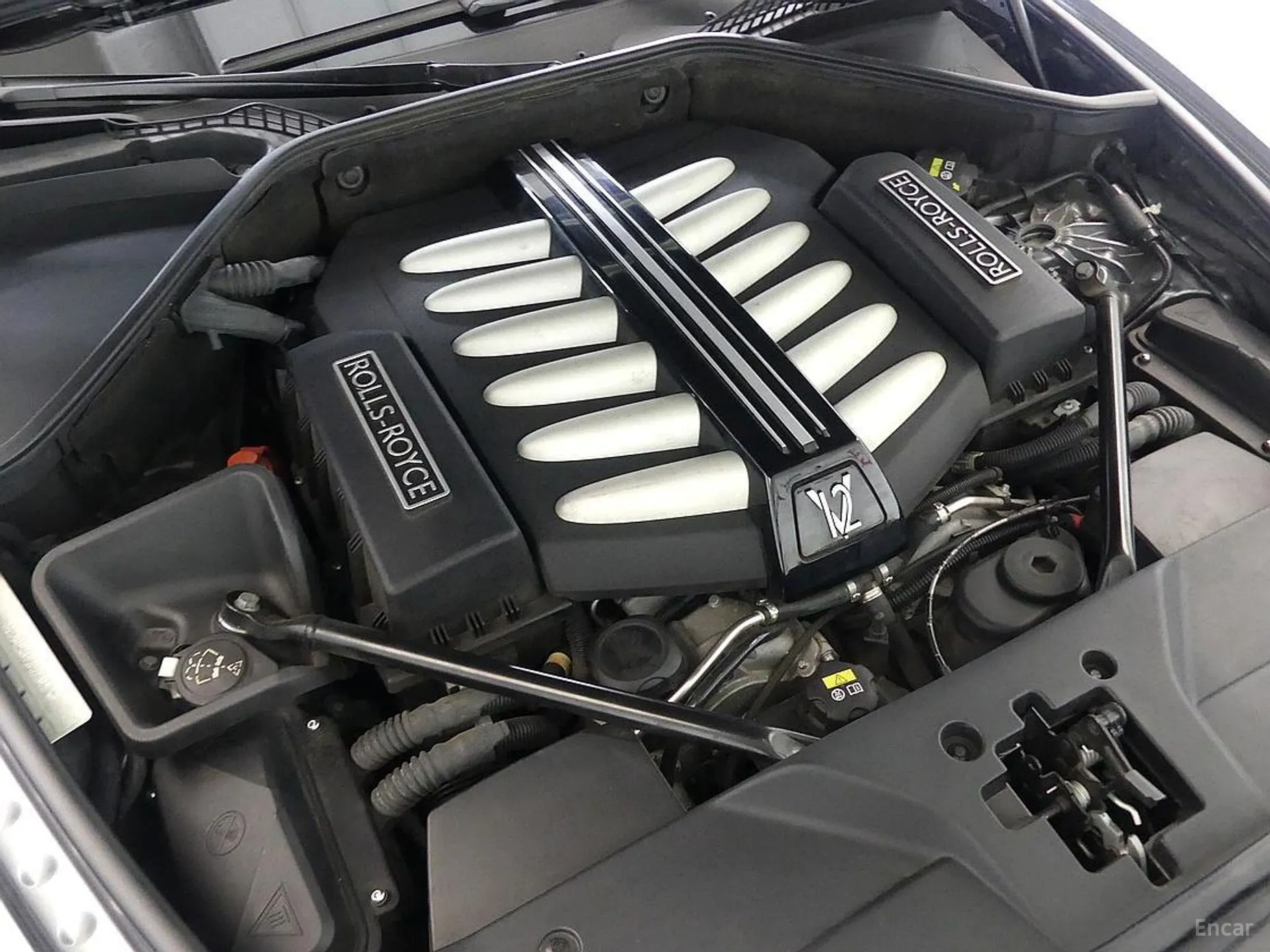 Rolls-Royce Ghost превью 5