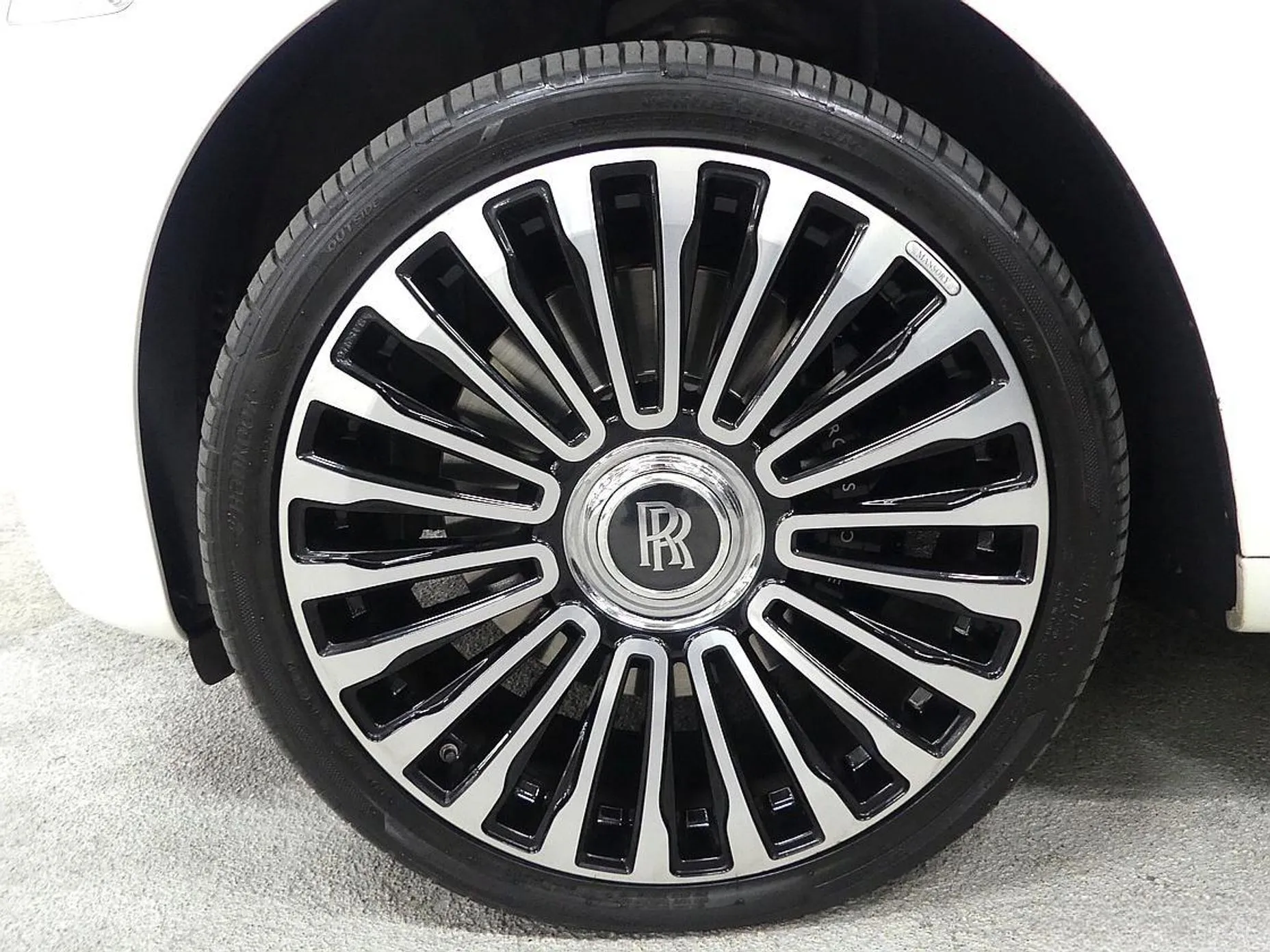 Rolls-Royce Ghost превью 8