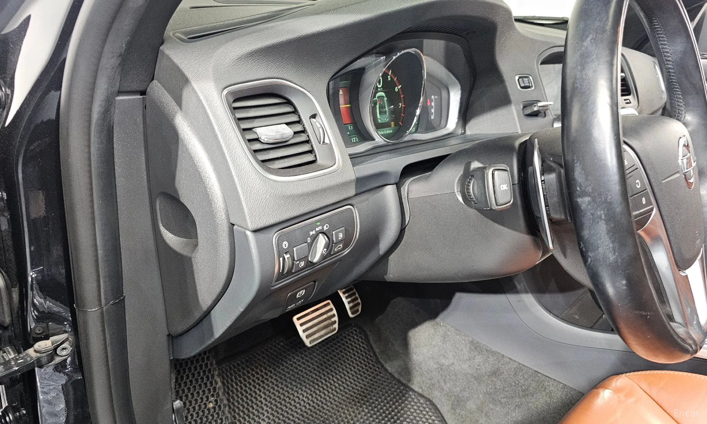Volvo S60 превью 14