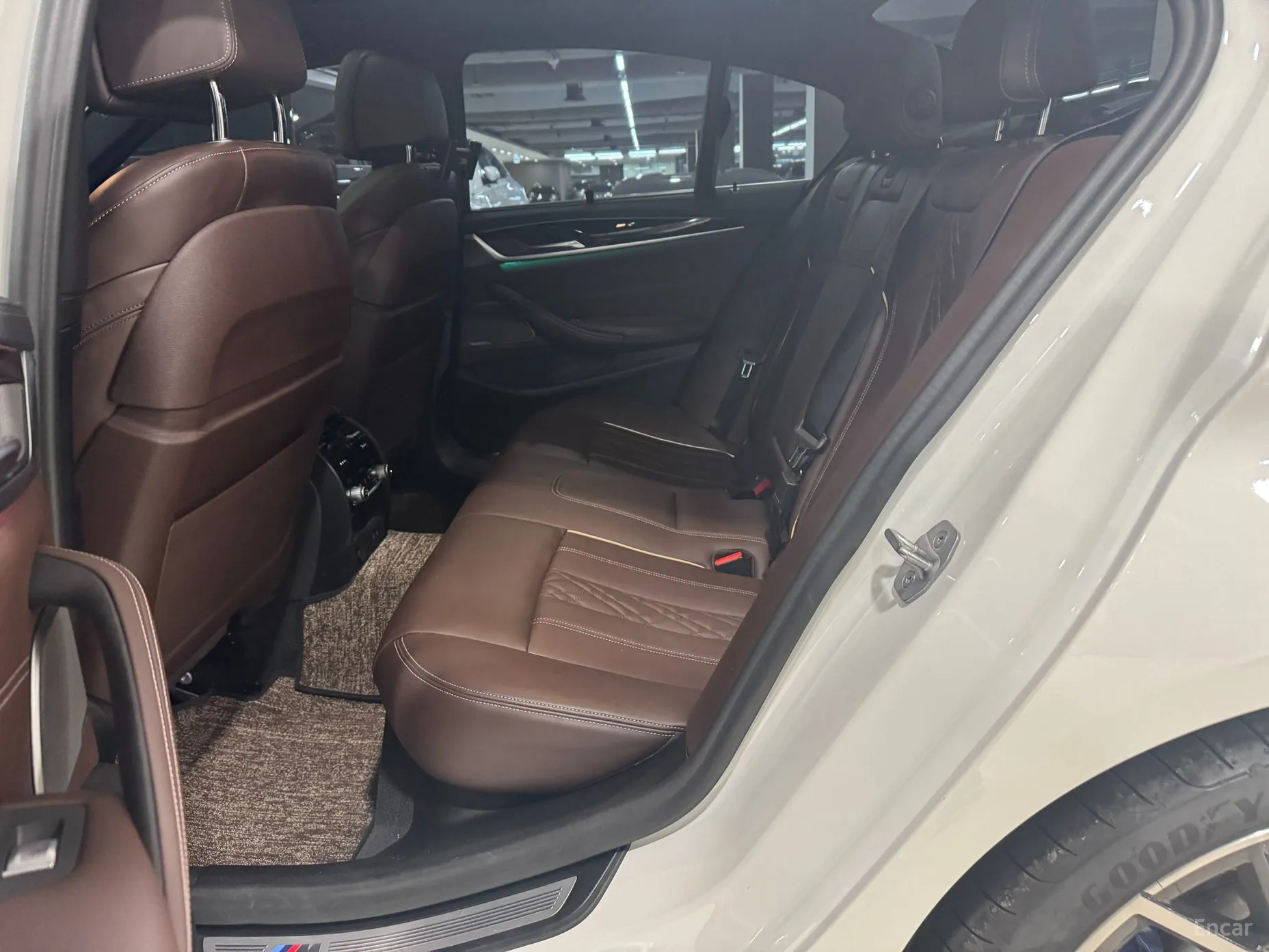 BMW 5 Series (G30) превью 7