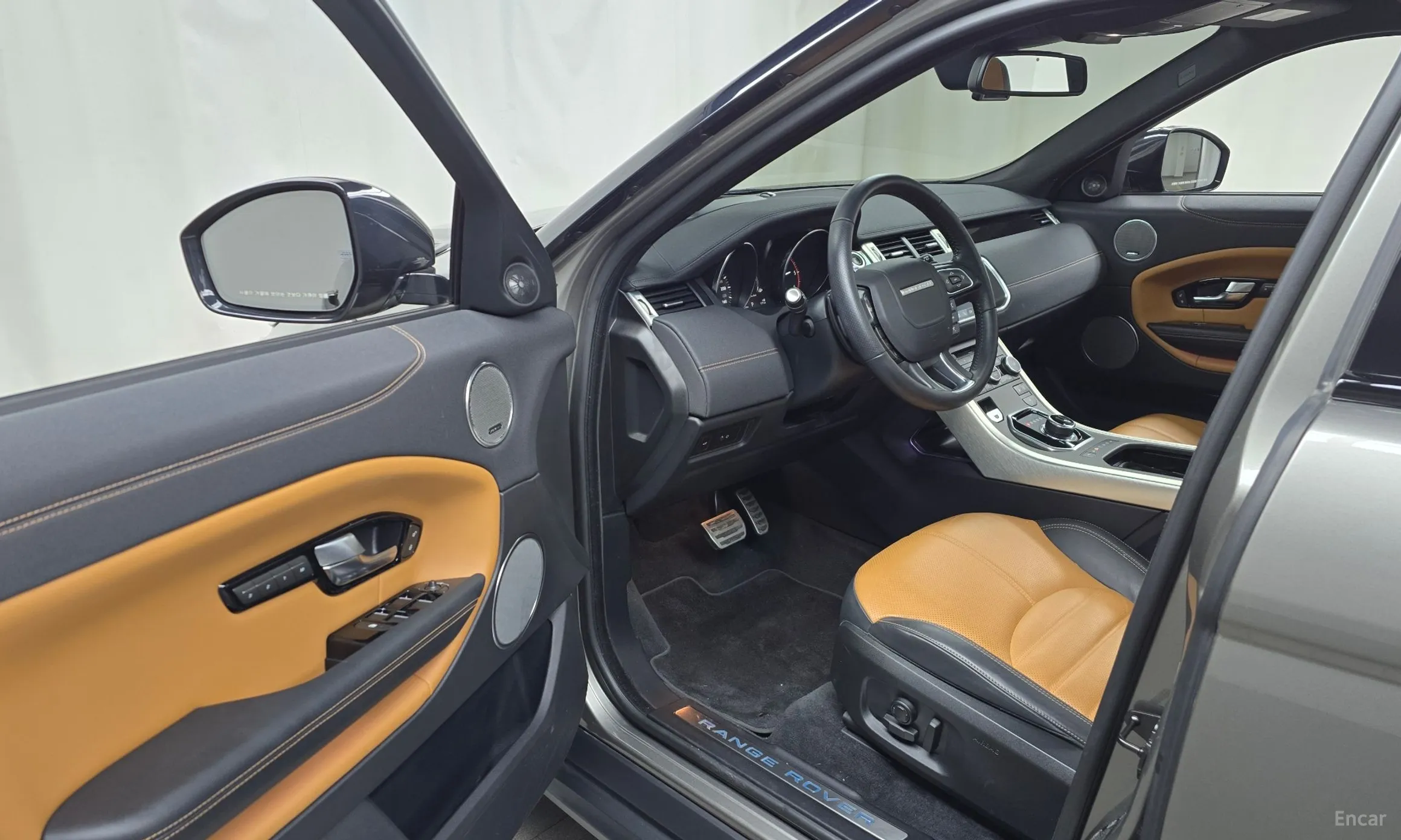 Land Rover Range Rover Evoque превью 10