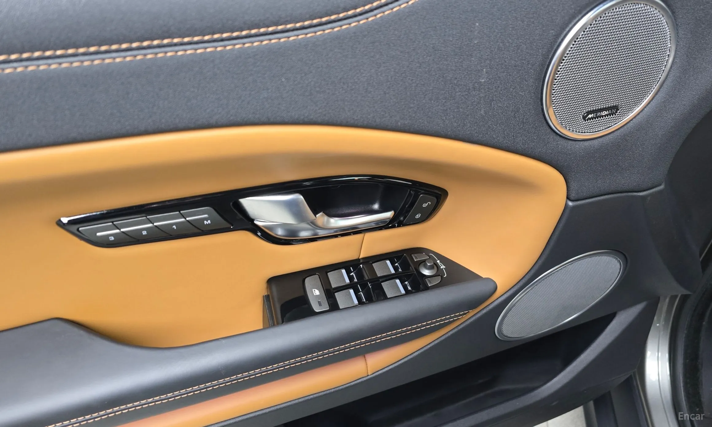 Land Rover Range Rover Evoque превью 17