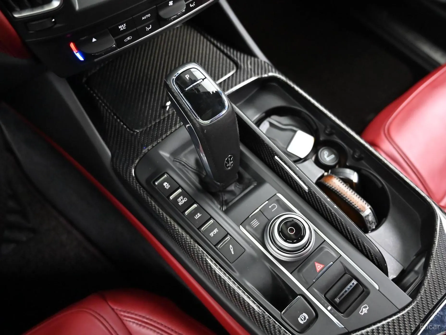 Maserati Levante превью 10