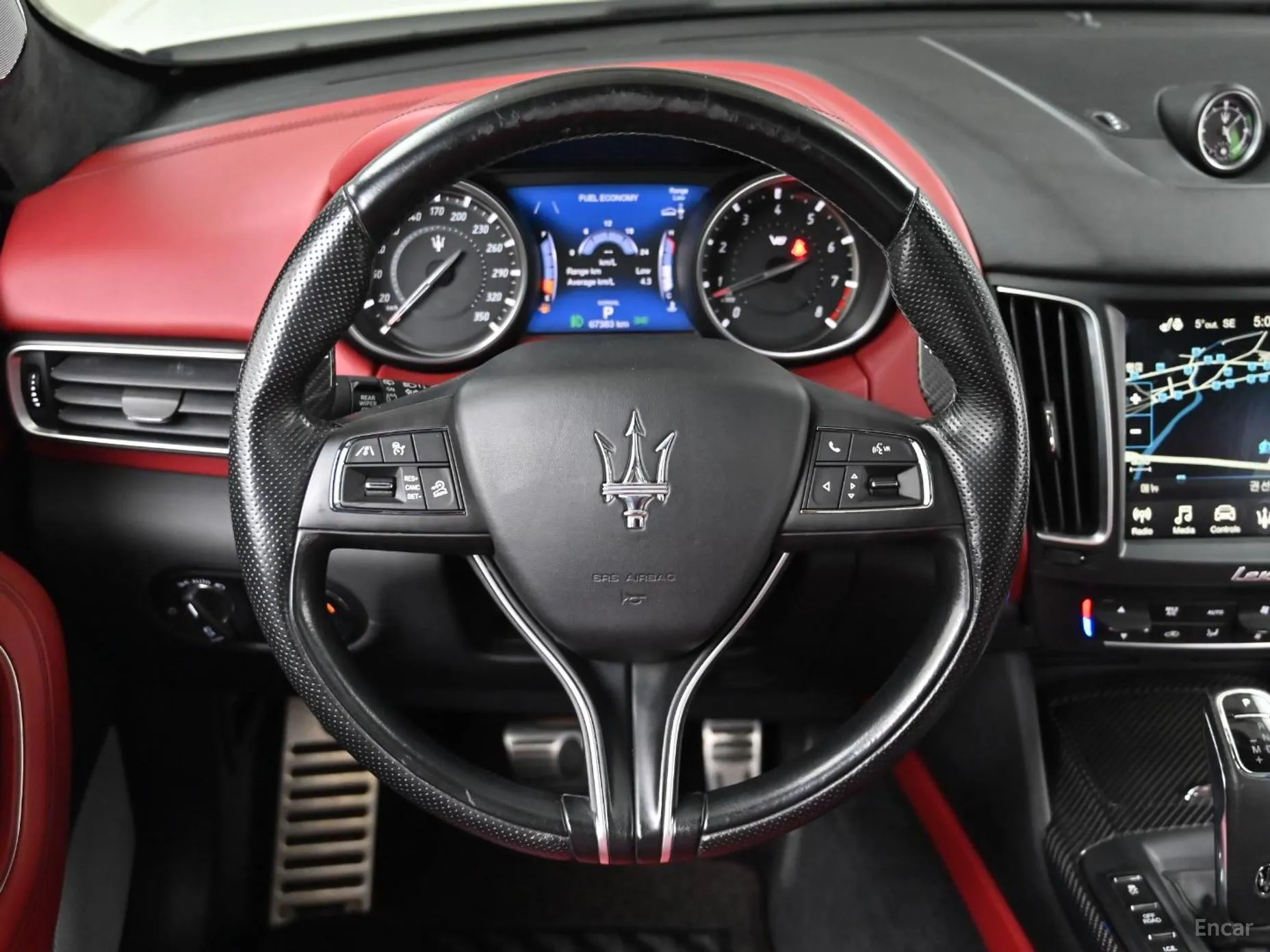 Maserati Levante превью 14