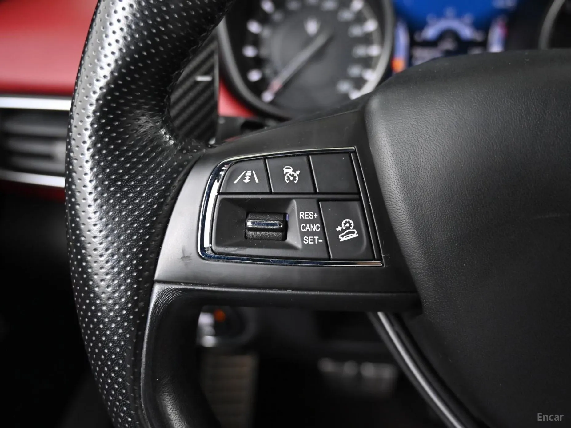 Maserati Levante превью 19