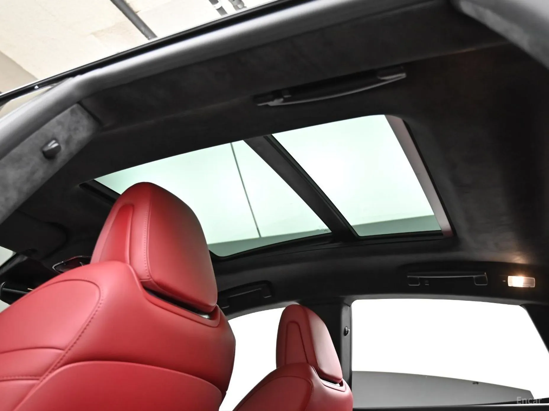 Maserati Levante превью 20