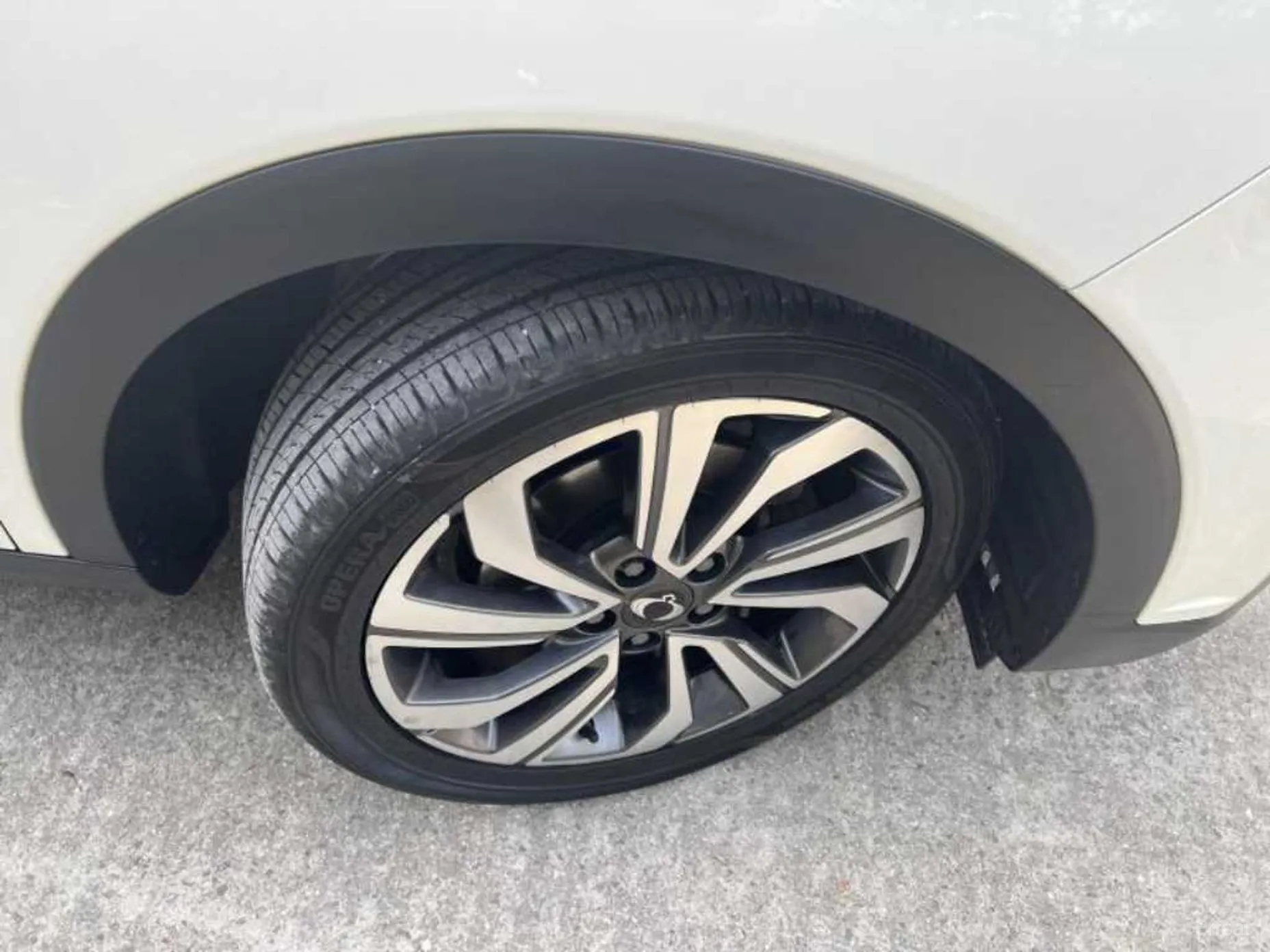 KG Mobility (SsangYong) Berry New Tivoli превью 12