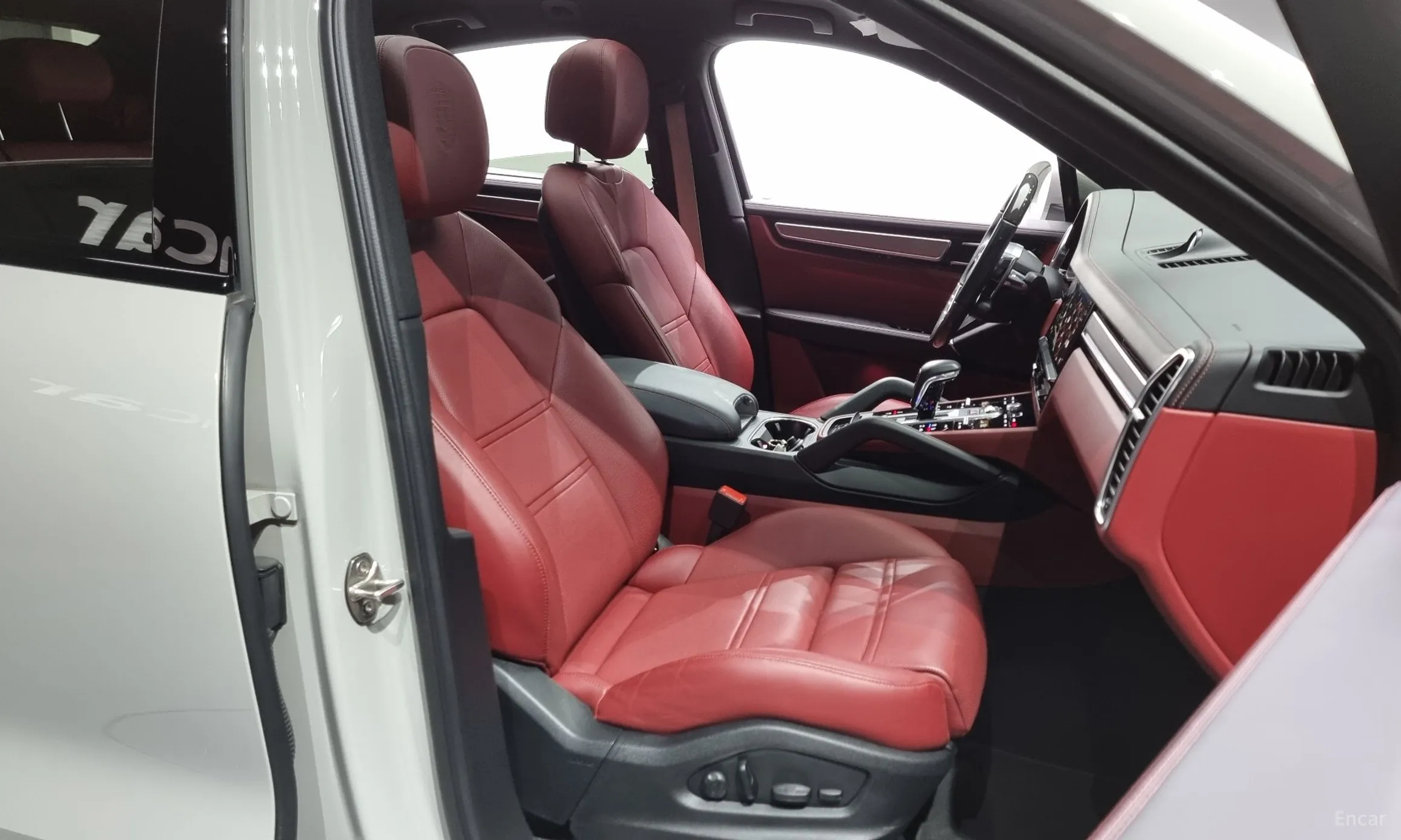 Porsche Cayenne (PO536) превью 10