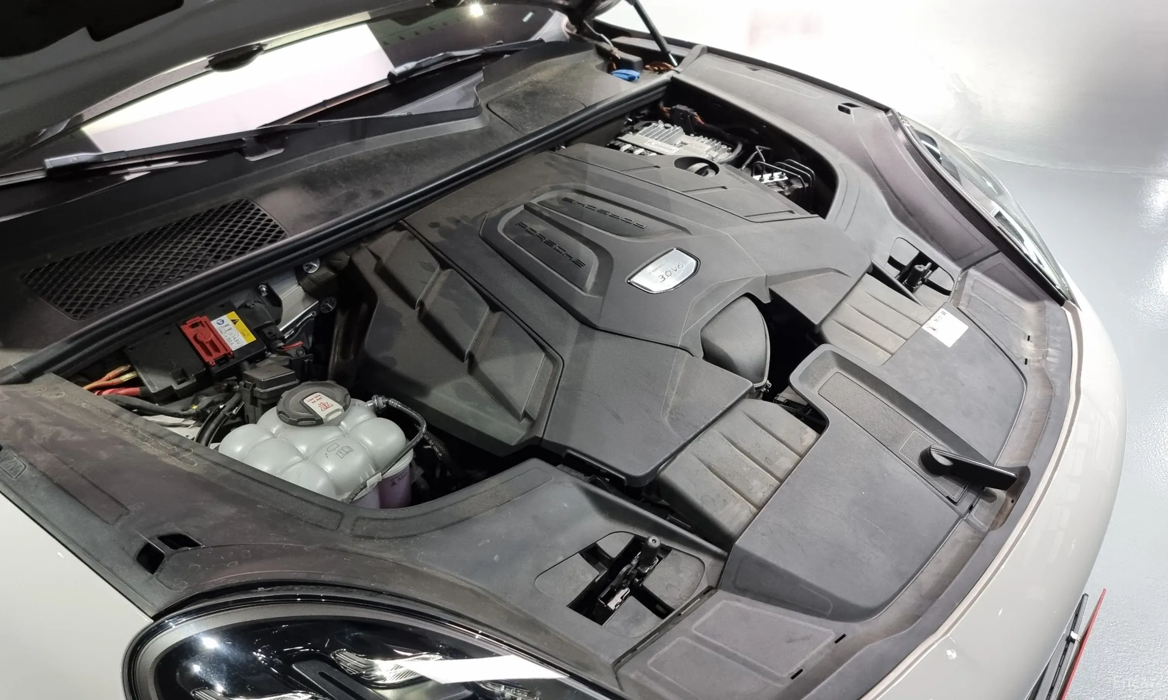 Porsche Cayenne (PO536) превью 6