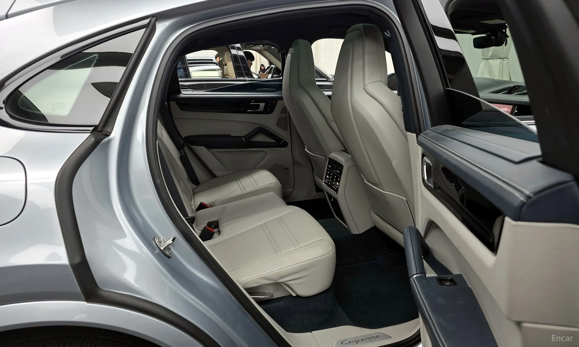 Porsche Cayenne (PO536) превью 12