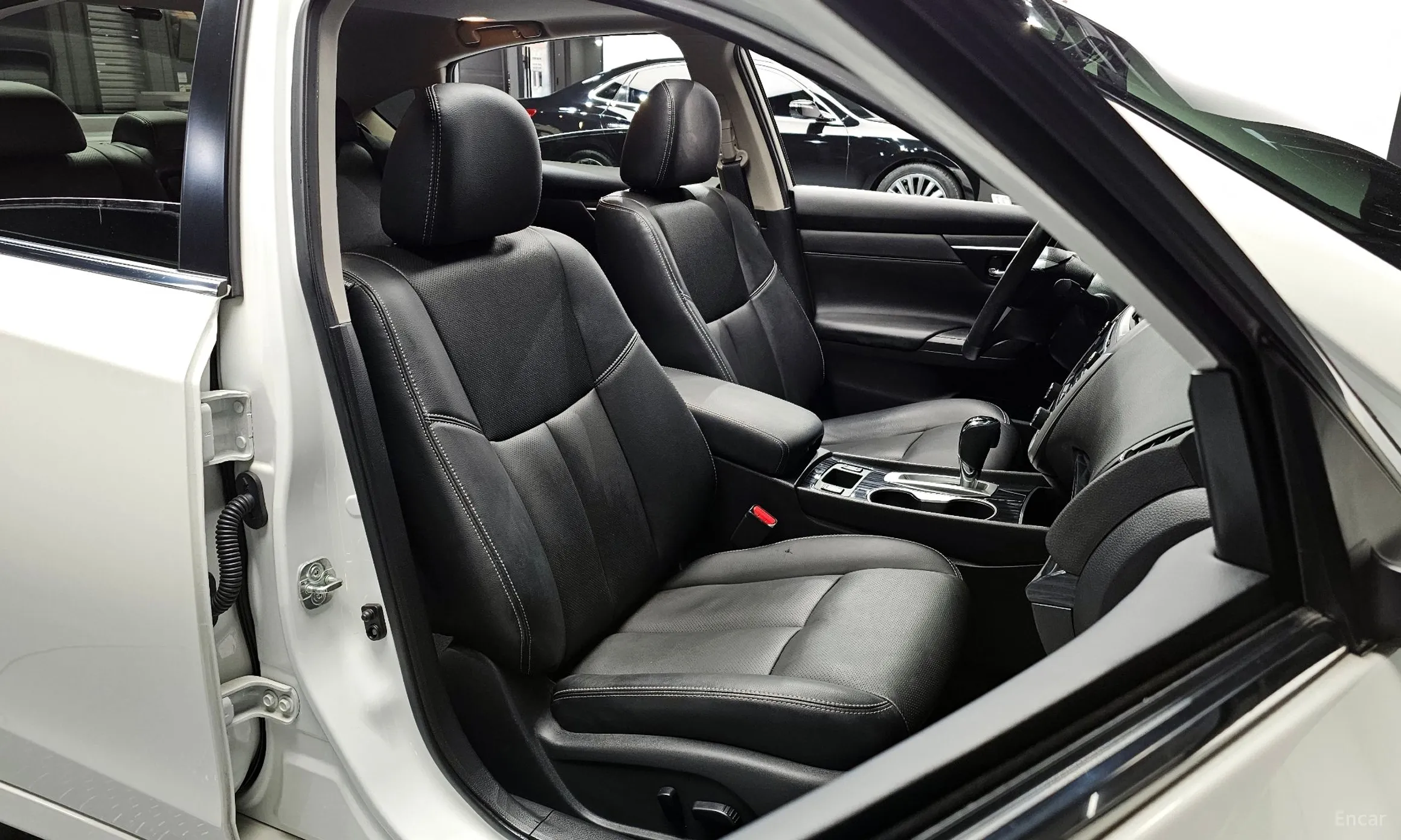 Nissan Altima превью 10