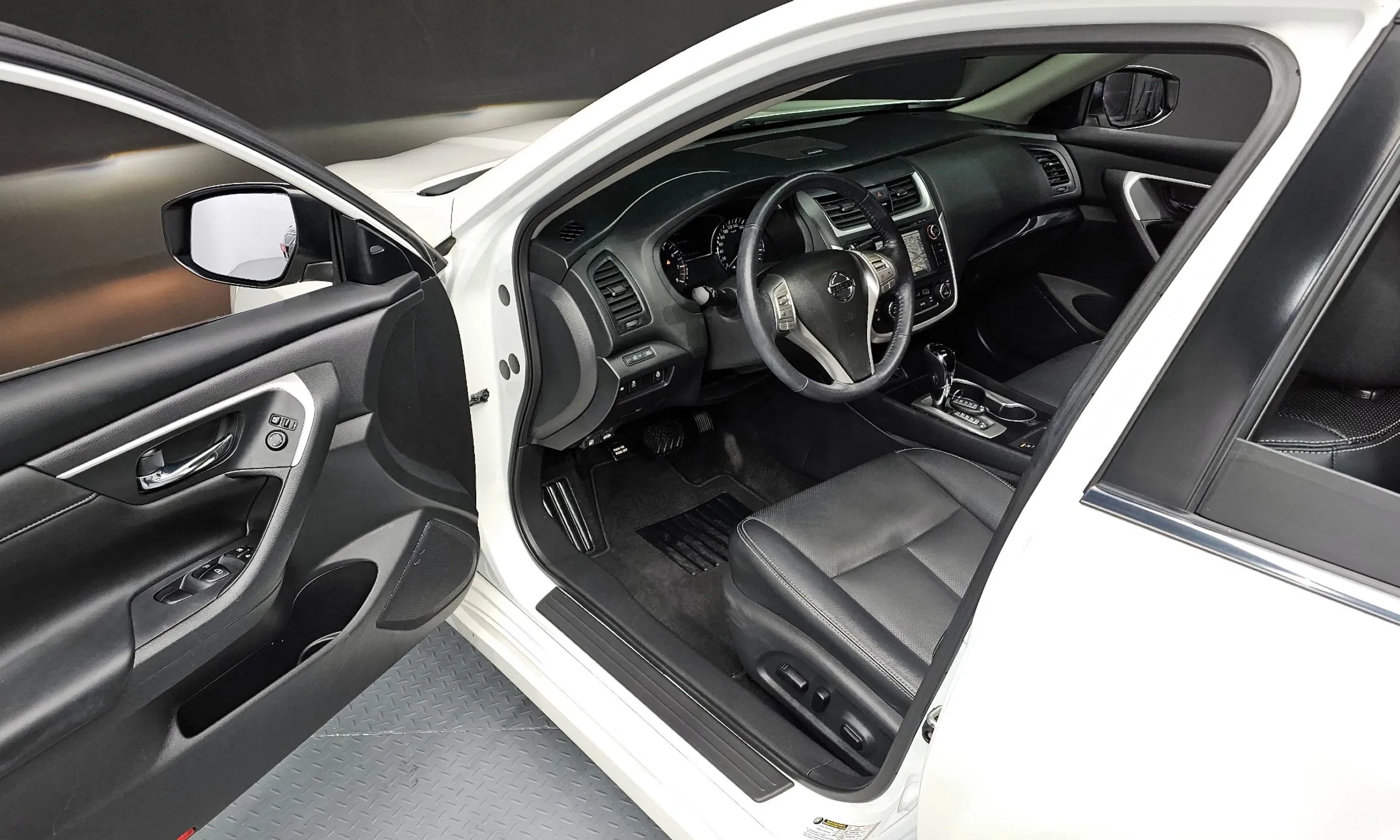 Nissan Altima превью 11