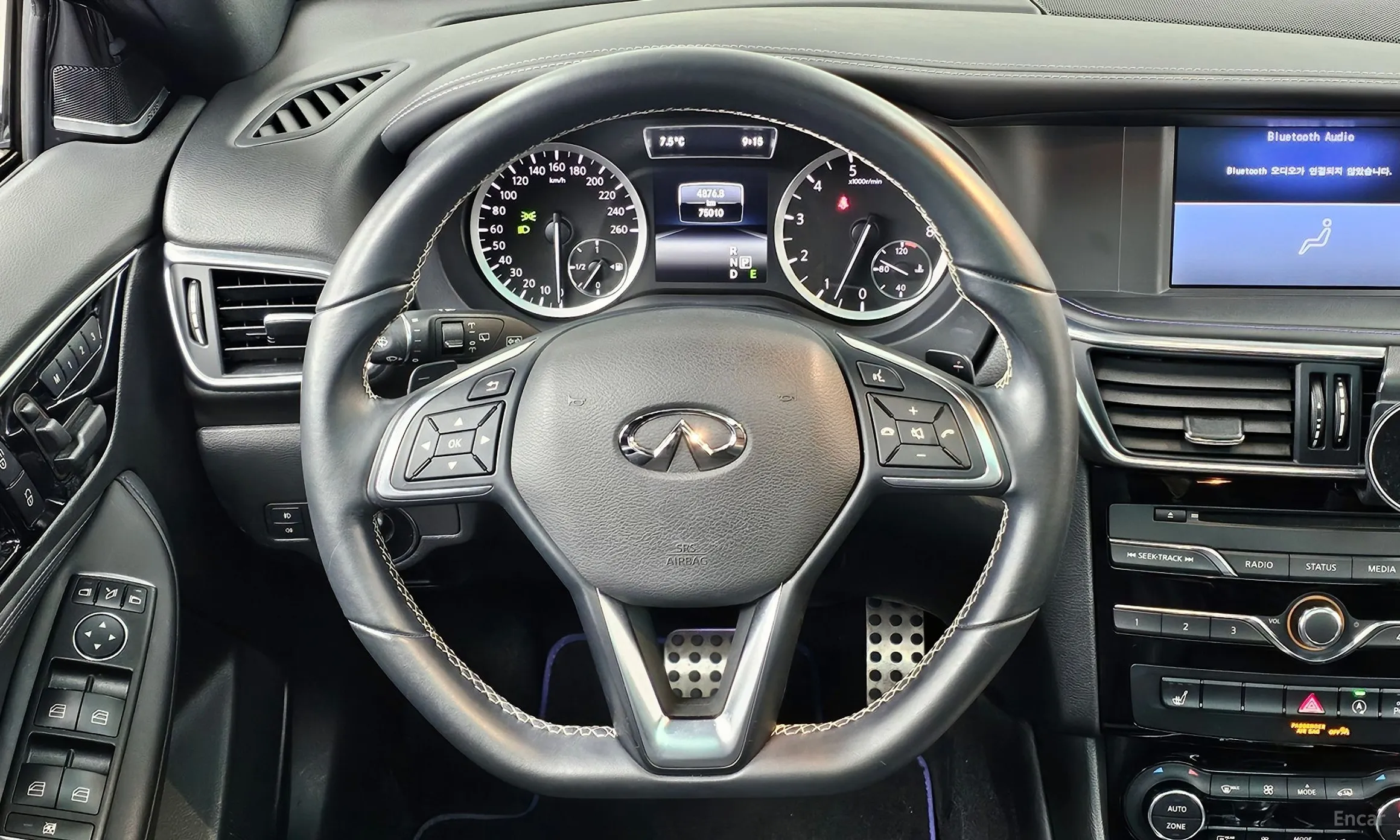 Infiniti Q30 превью 13