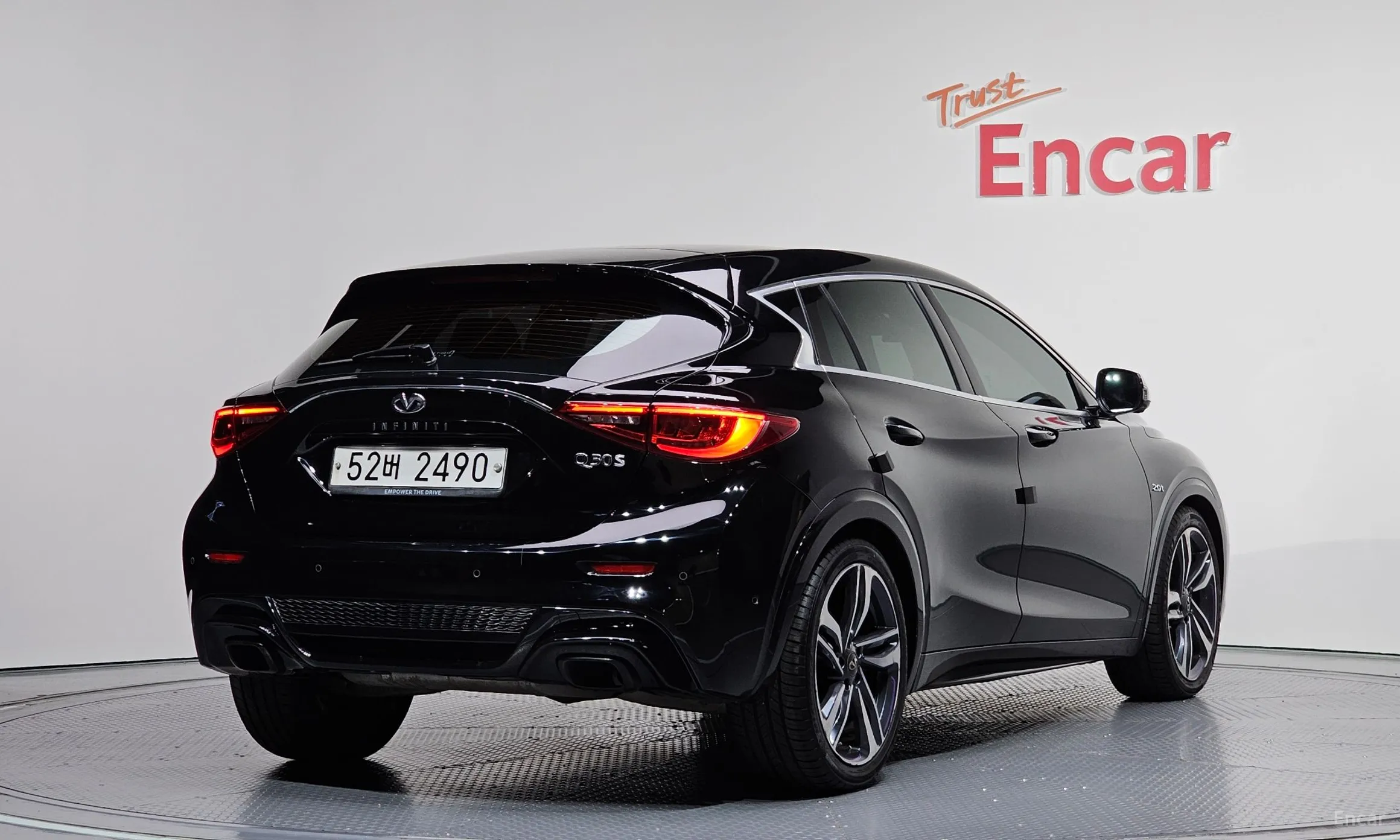 Infiniti Q30