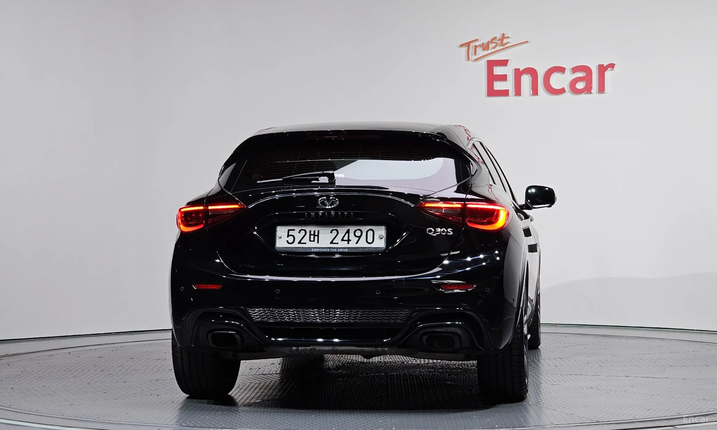 Infiniti Q30 превью 4