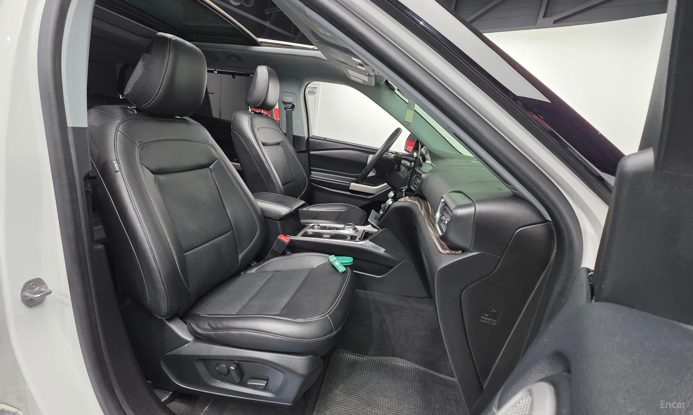 Ford Explorer 6th Generation превью 10
