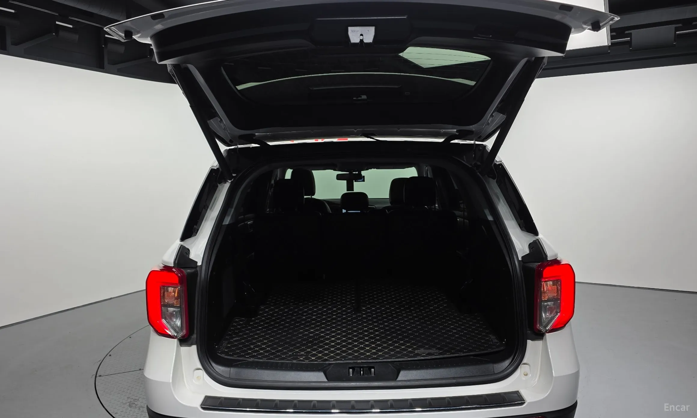 Ford Explorer 6th Generation превью 20