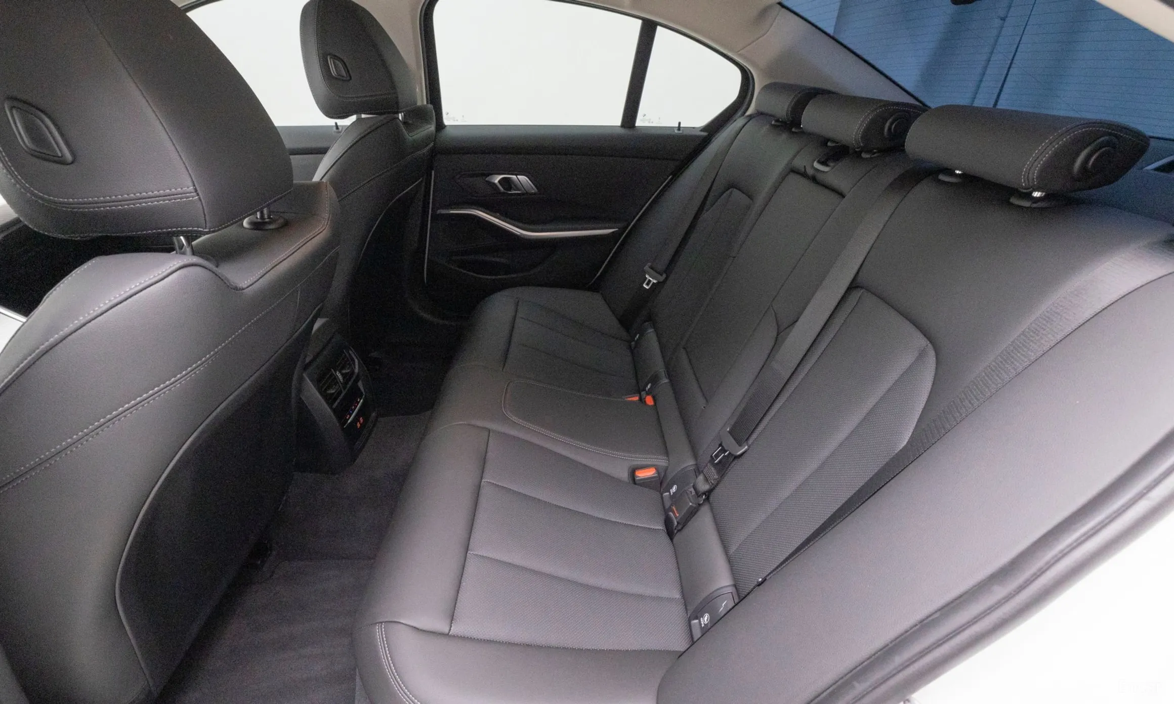 BMW 3 Series (G20) превью 11