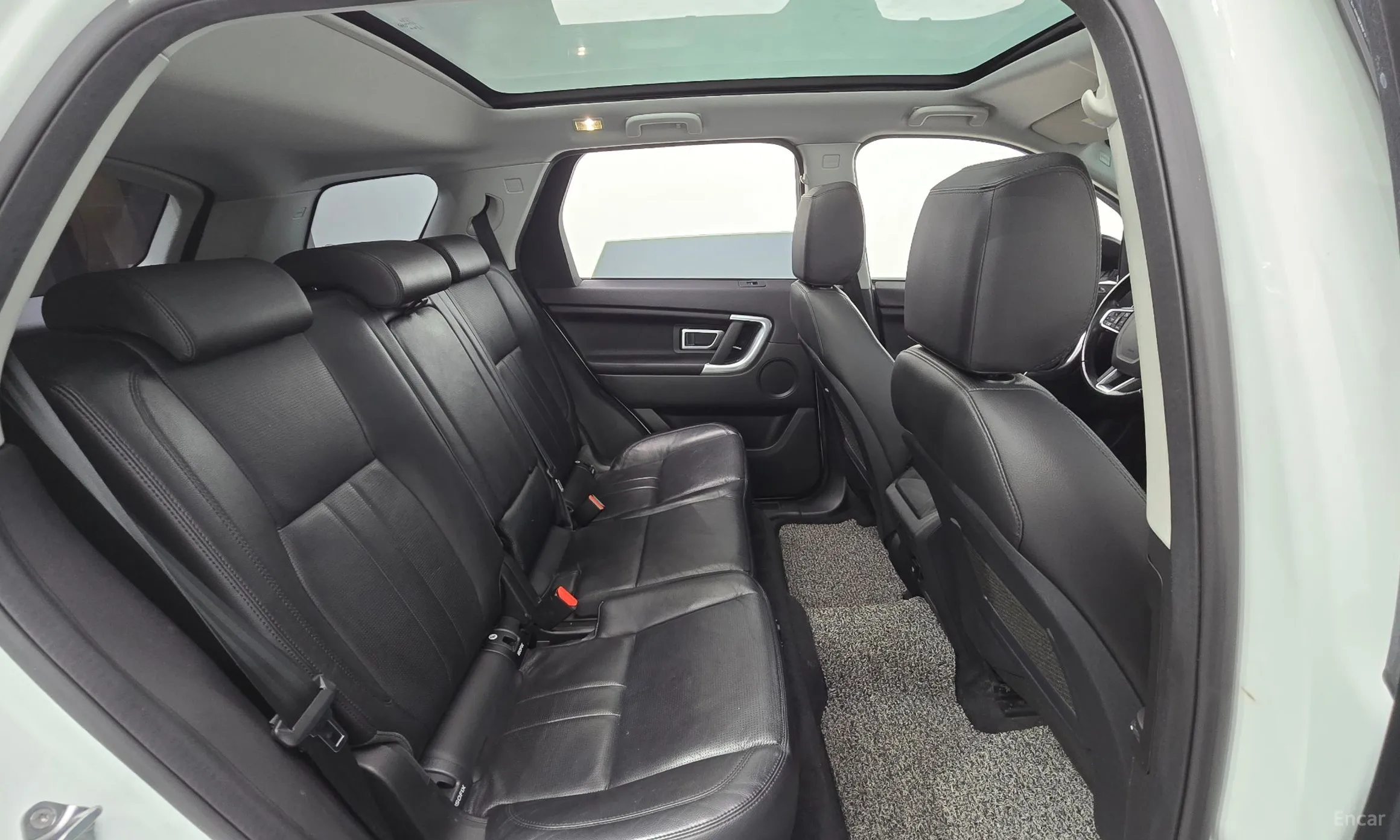 Land Rover Discovery Sports превью 12