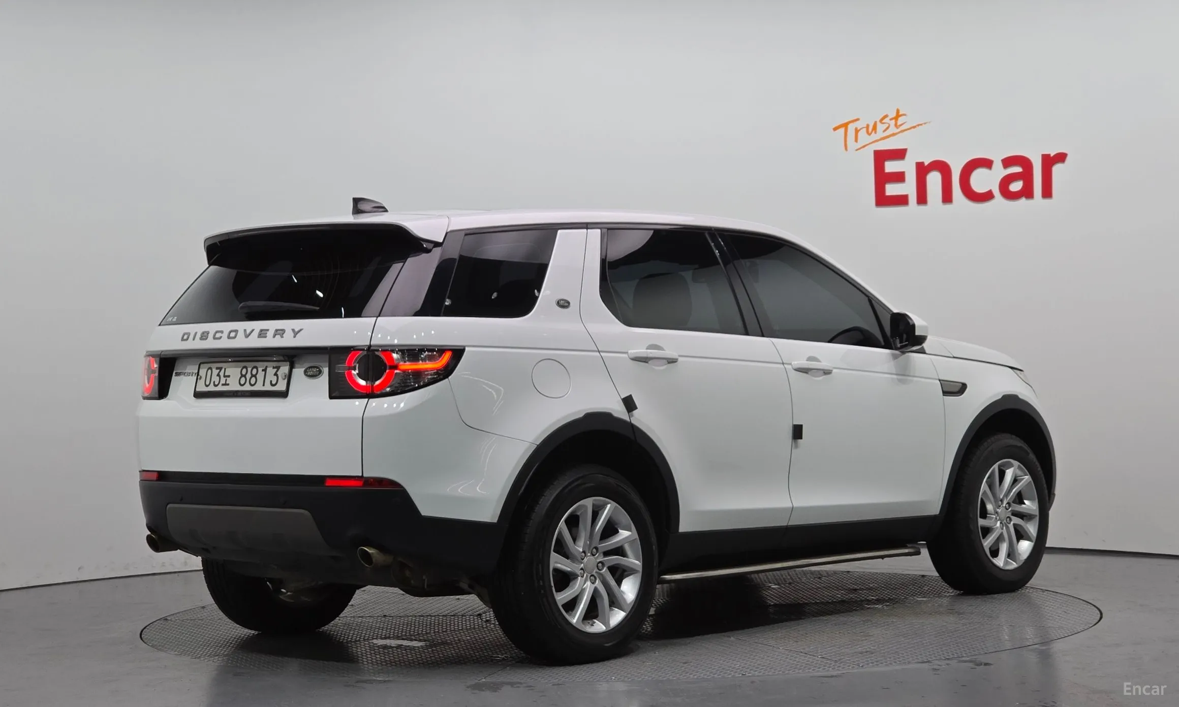 Land Rover Discovery Sports превью 2