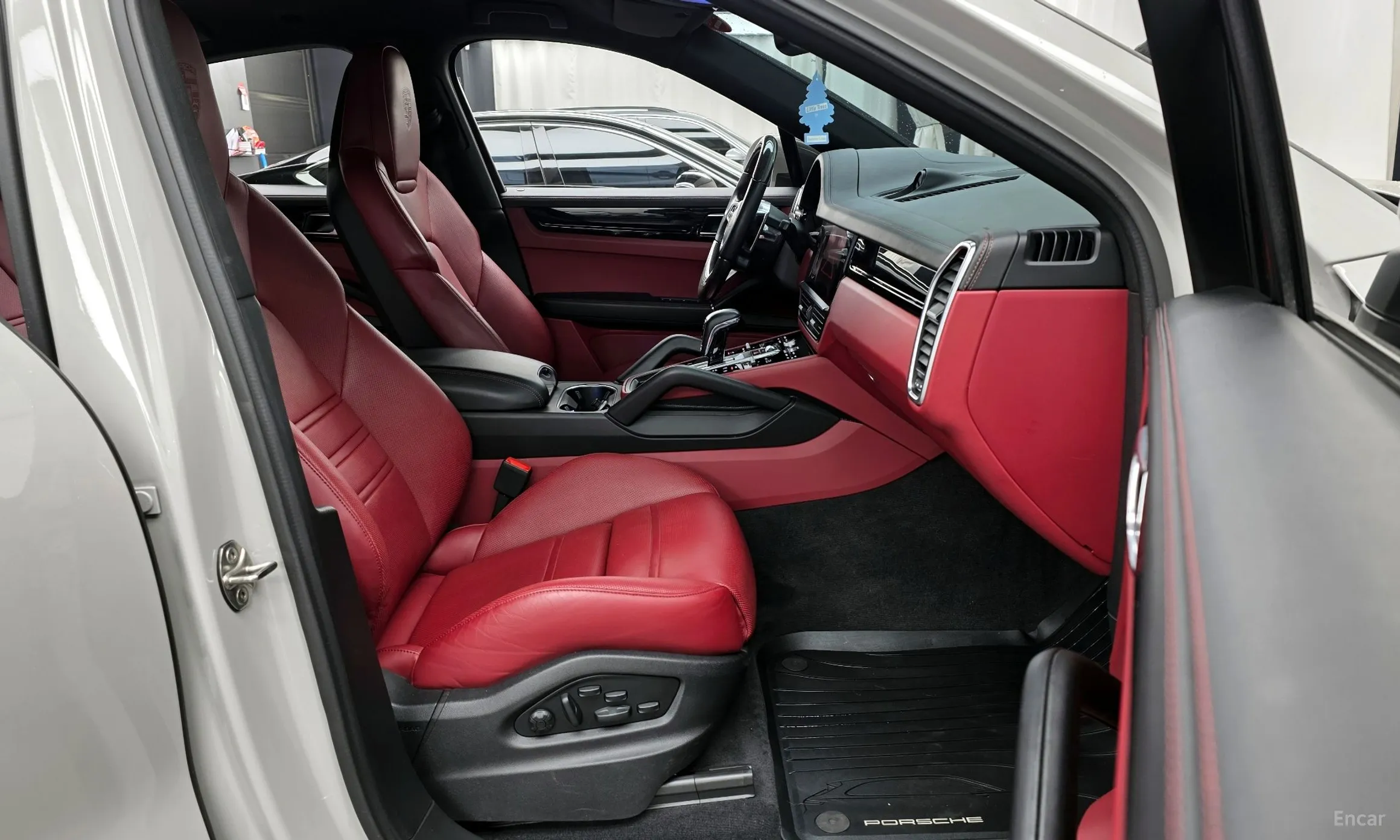 Porsche Cayenne (PO536) превью 11