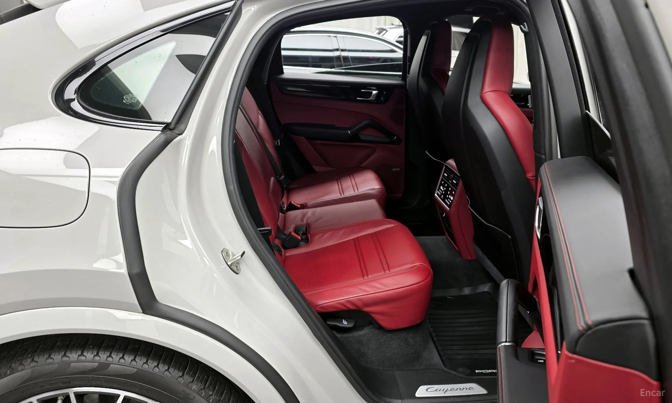 Porsche Cayenne (PO536) превью 12