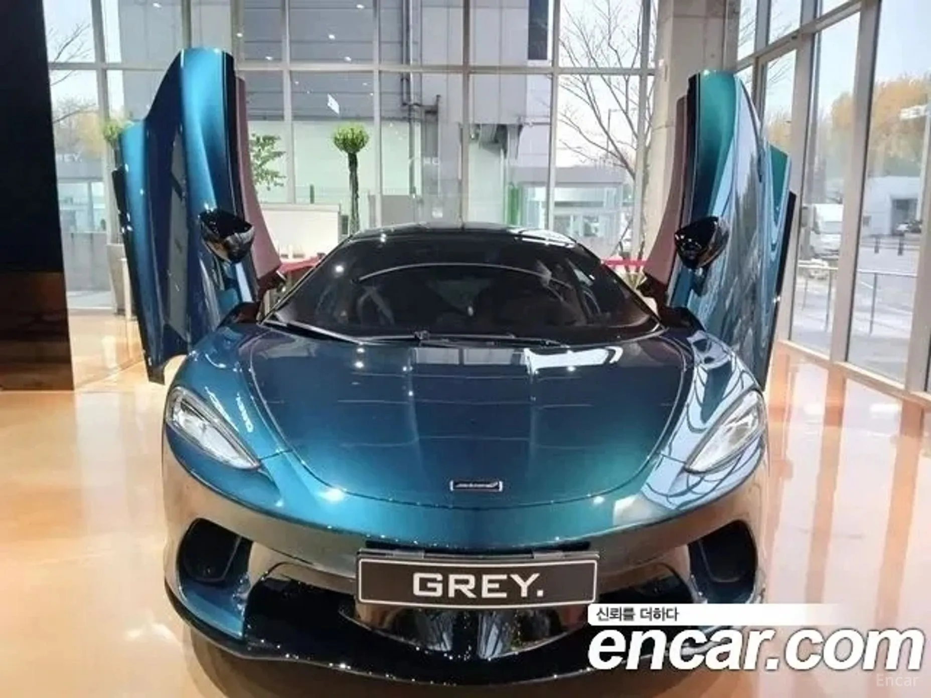 McLaren GT