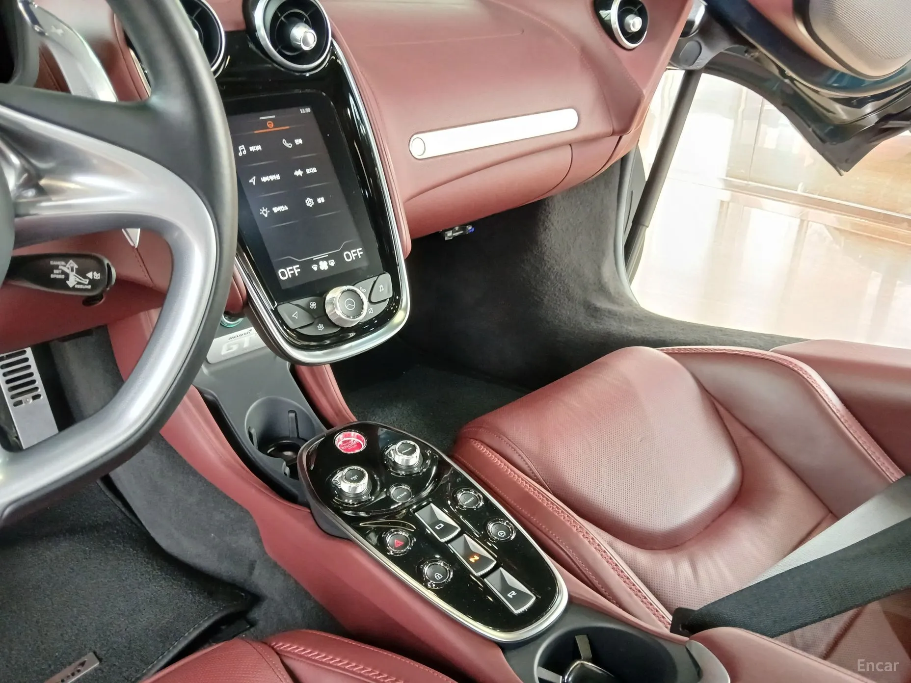 McLaren GT превью 13