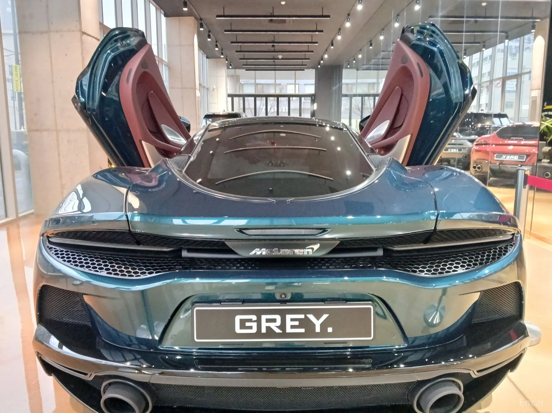 McLaren GT превью 4