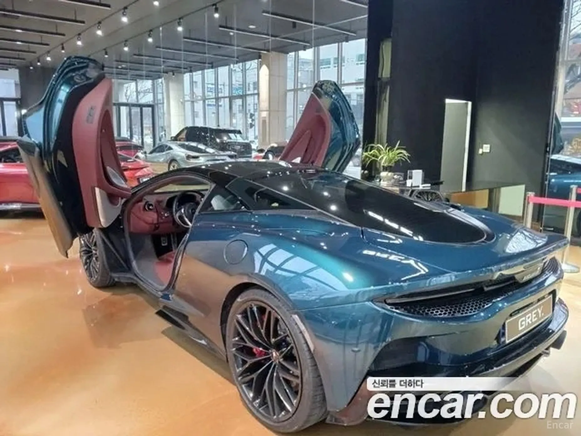 McLaren GT превью 5