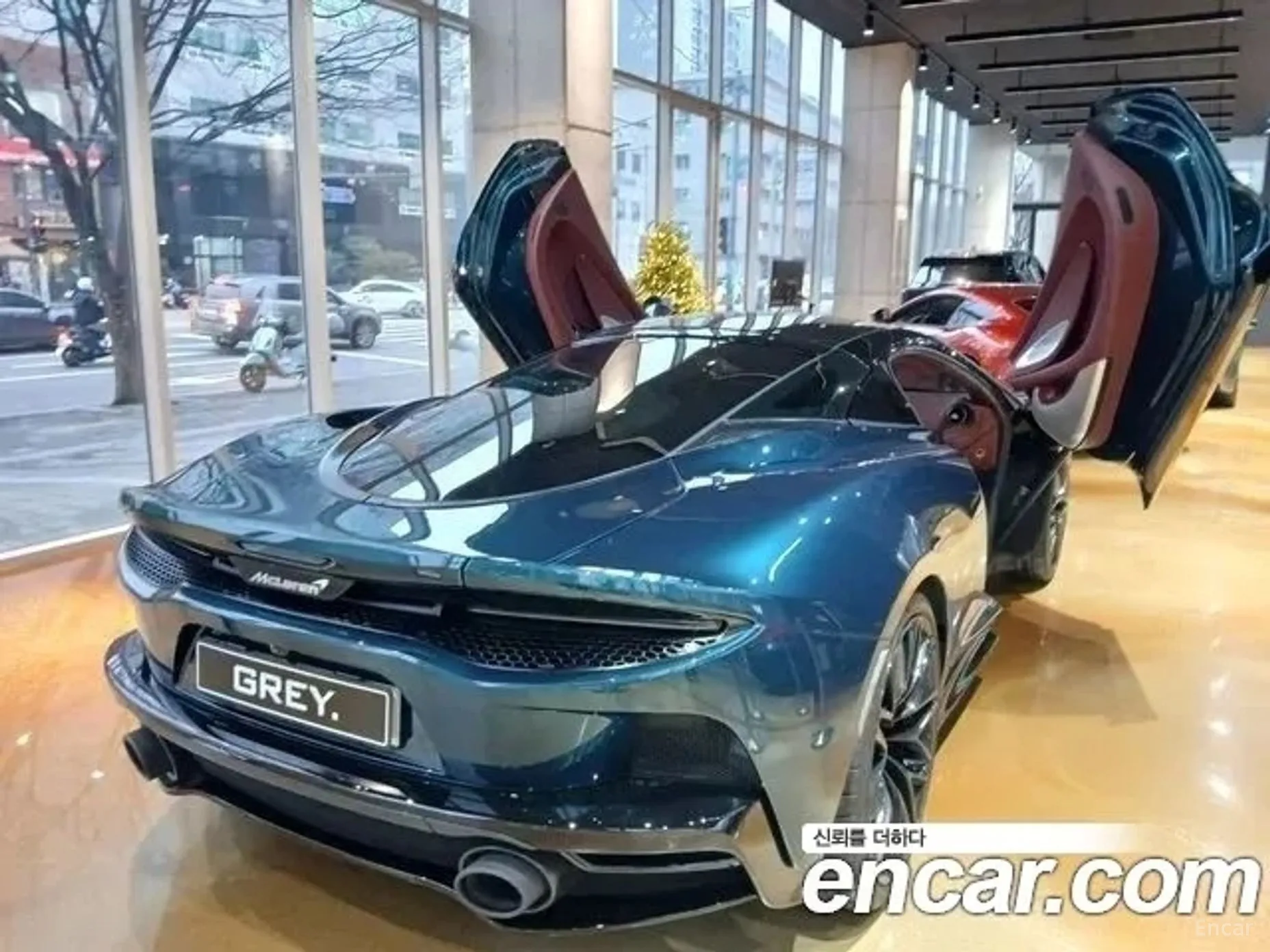 McLaren GT превью 6